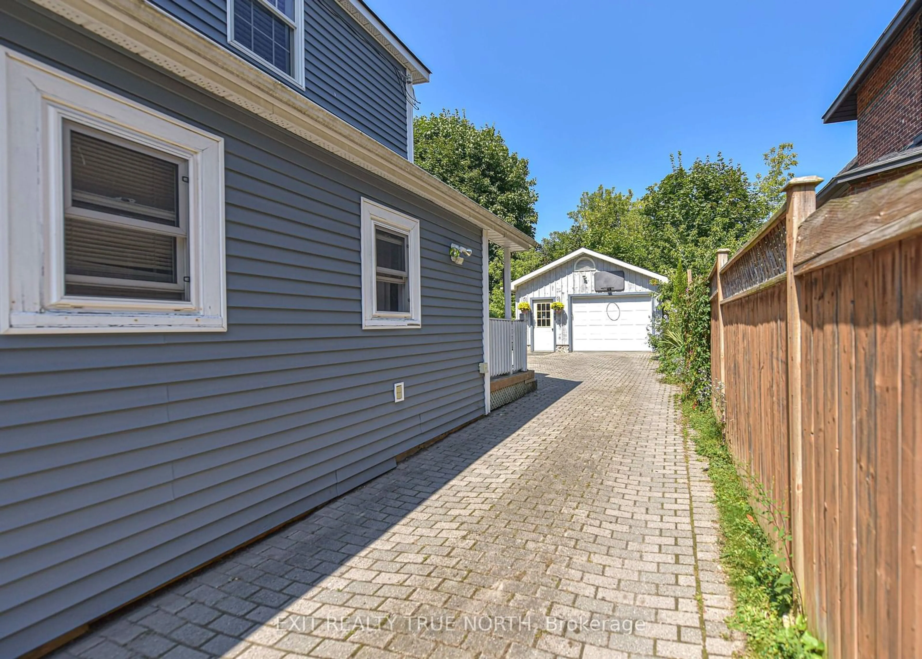 Frontside or backside of a home, the street view for 188 Nottawasaga St, Orillia Ontario L3V 3K1