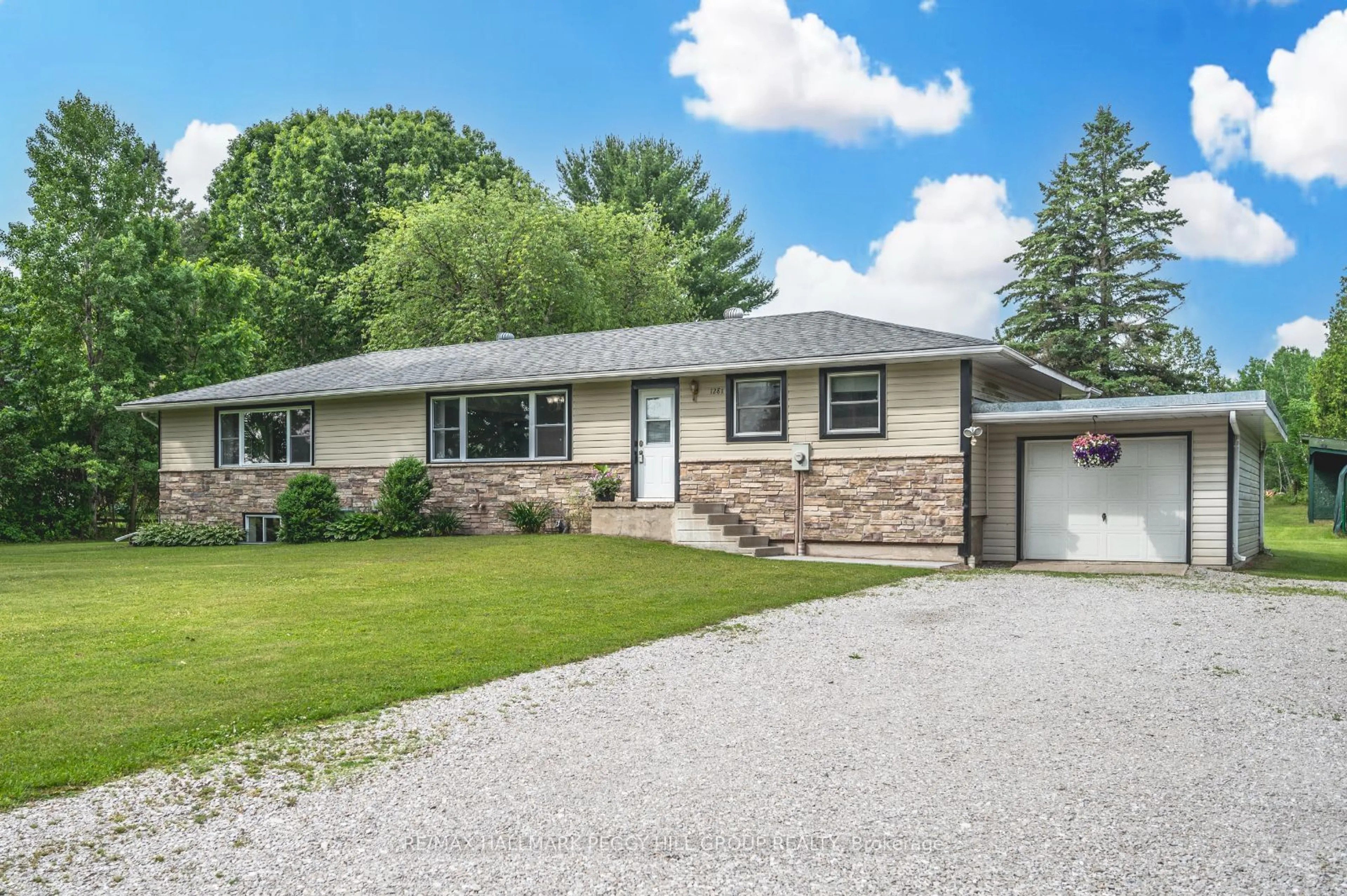 Frontside or backside of a home for 128 15 Line, Oro-Medonte Ontario L3V 8H9