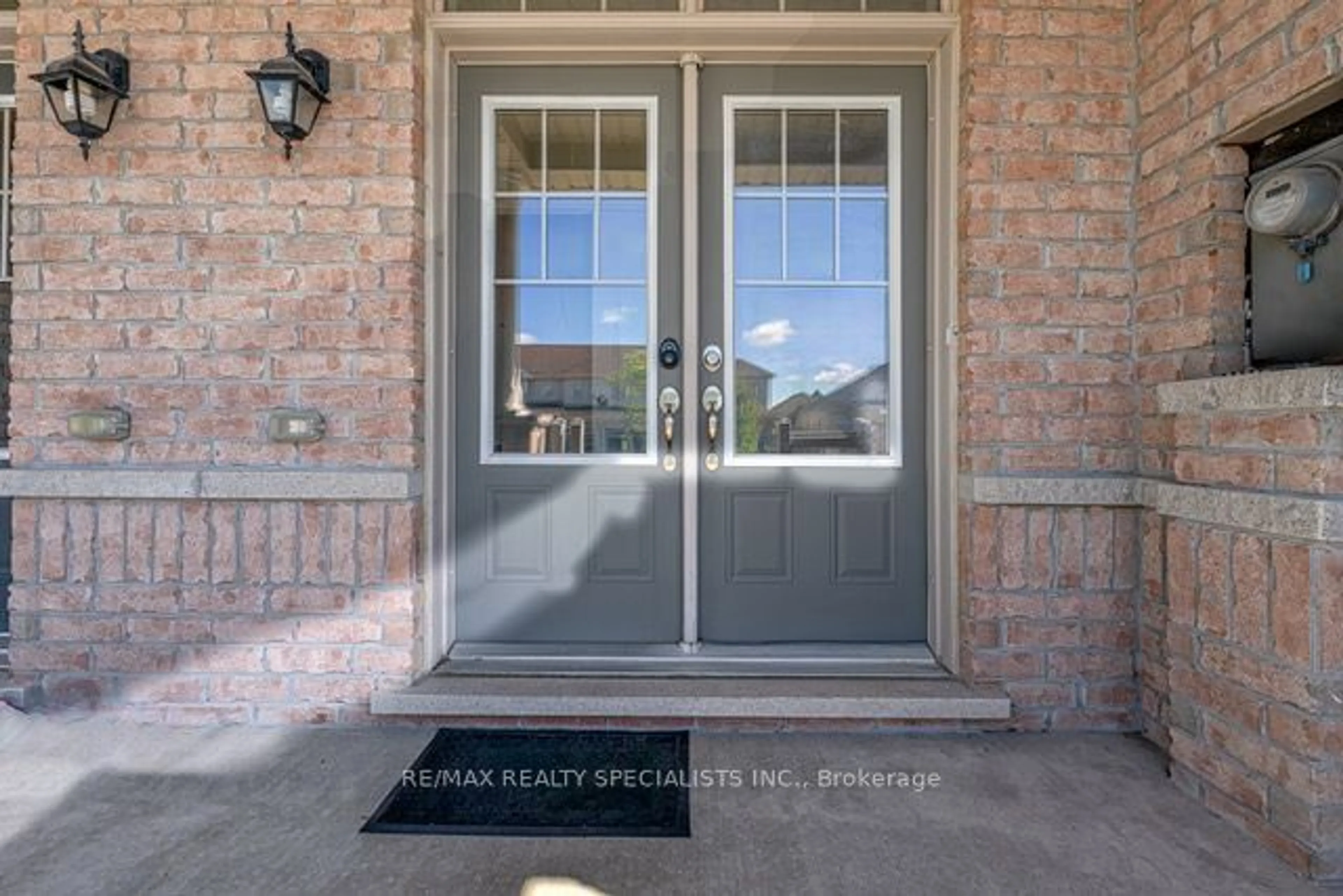 Indoor entryway for 7 Snelgrove Cres, Barrie Ontario L4N 6R6