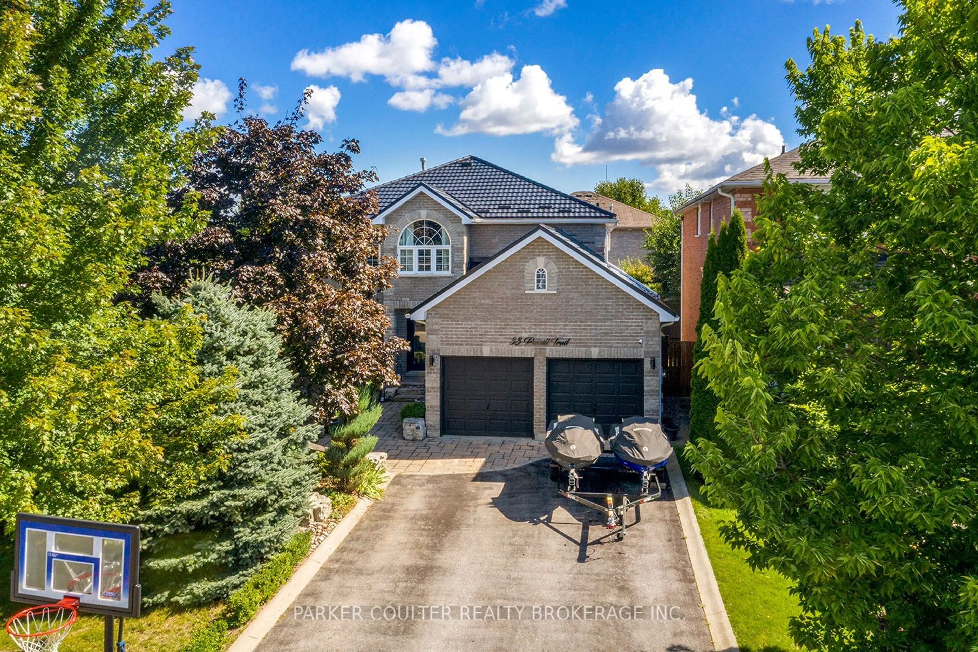 Frontside or backside of a home, cottage for 33 Penvill Tr, Barrie Ontario L4N 1T7