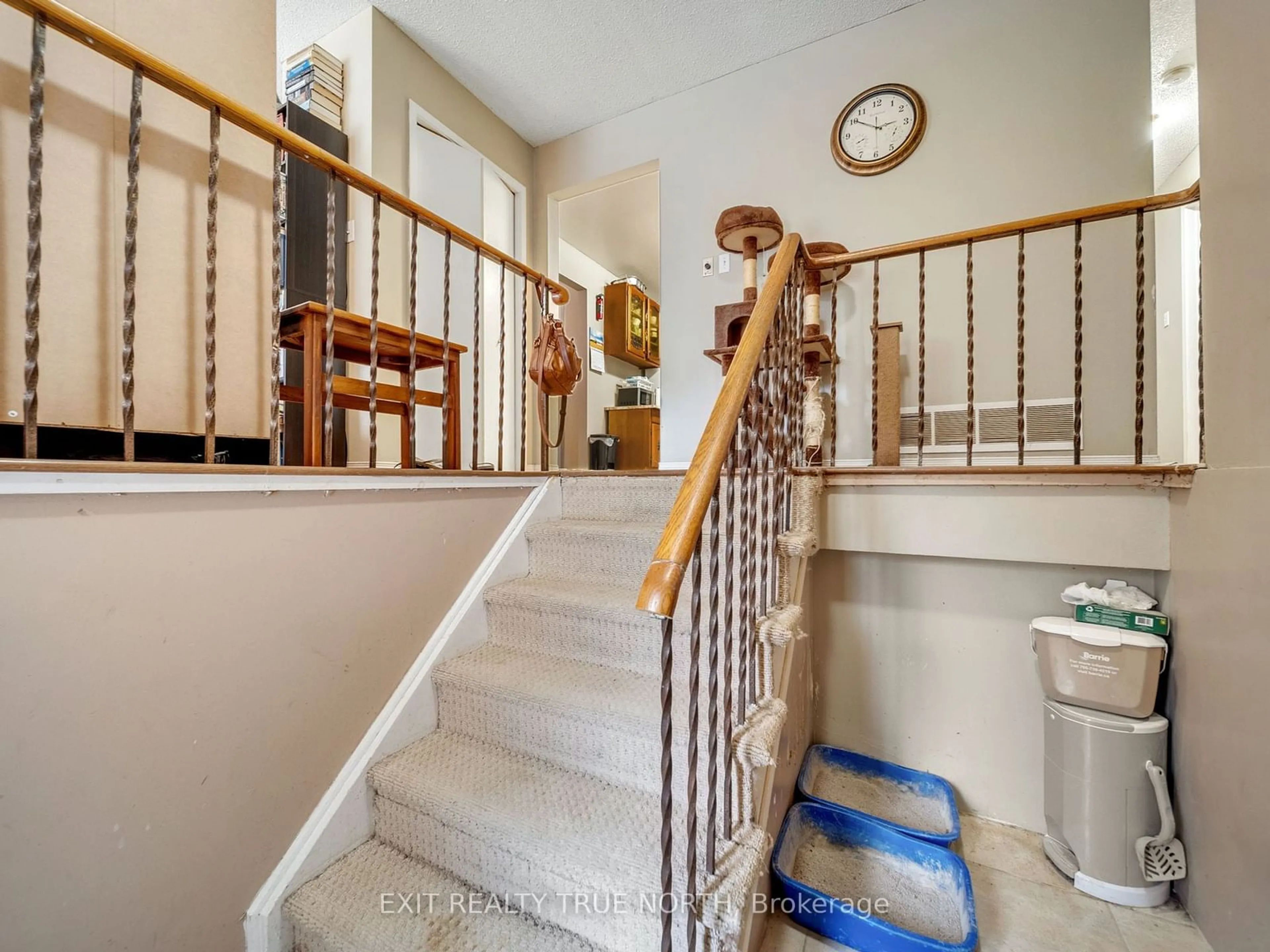 Stairs for 278 Anne St, Barrie Ontario L4N 5H9