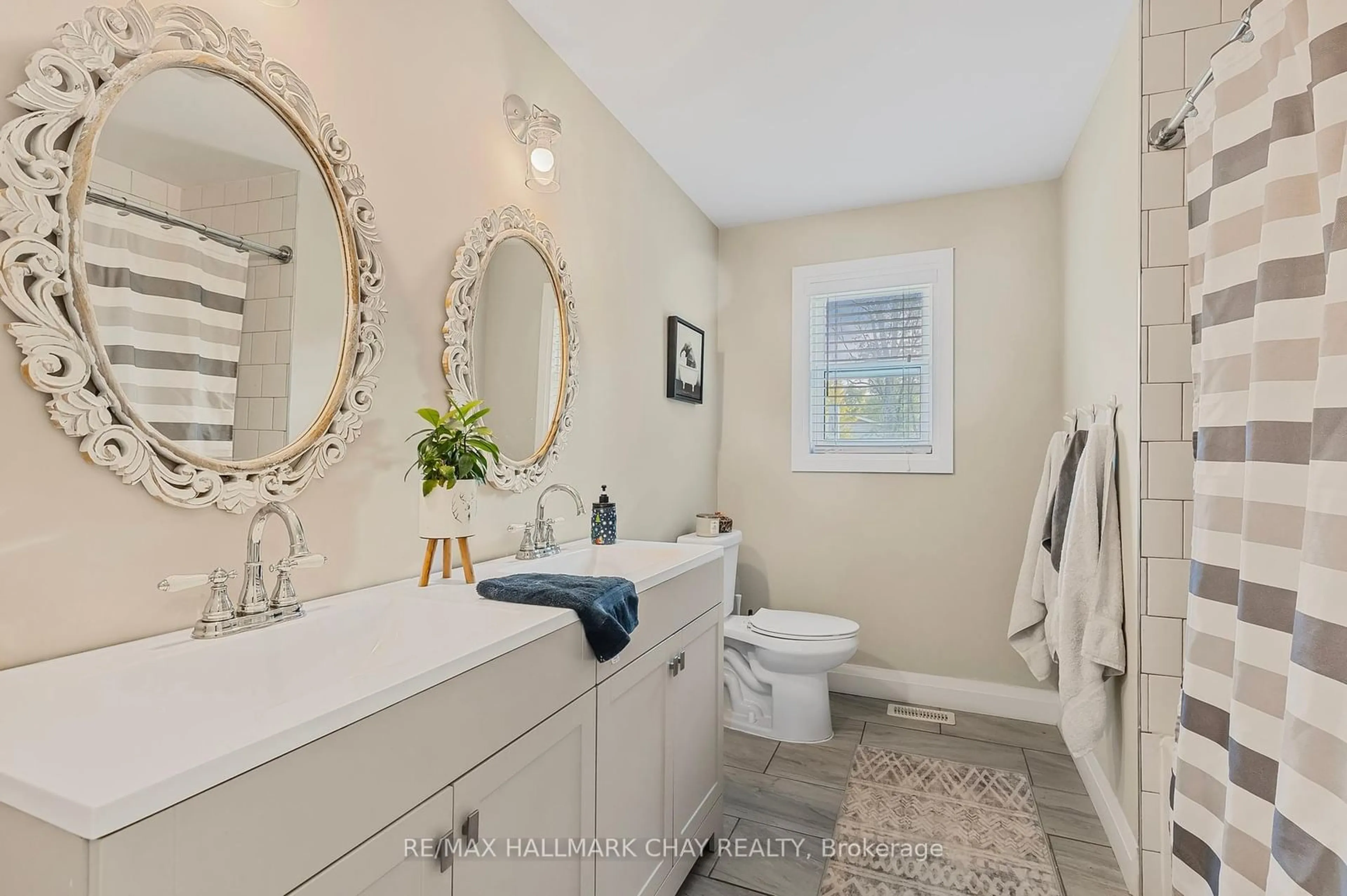 Contemporary bathroom, ceramic floors for 3421 Timberline Ave, Severn Ontario L3V 0V8