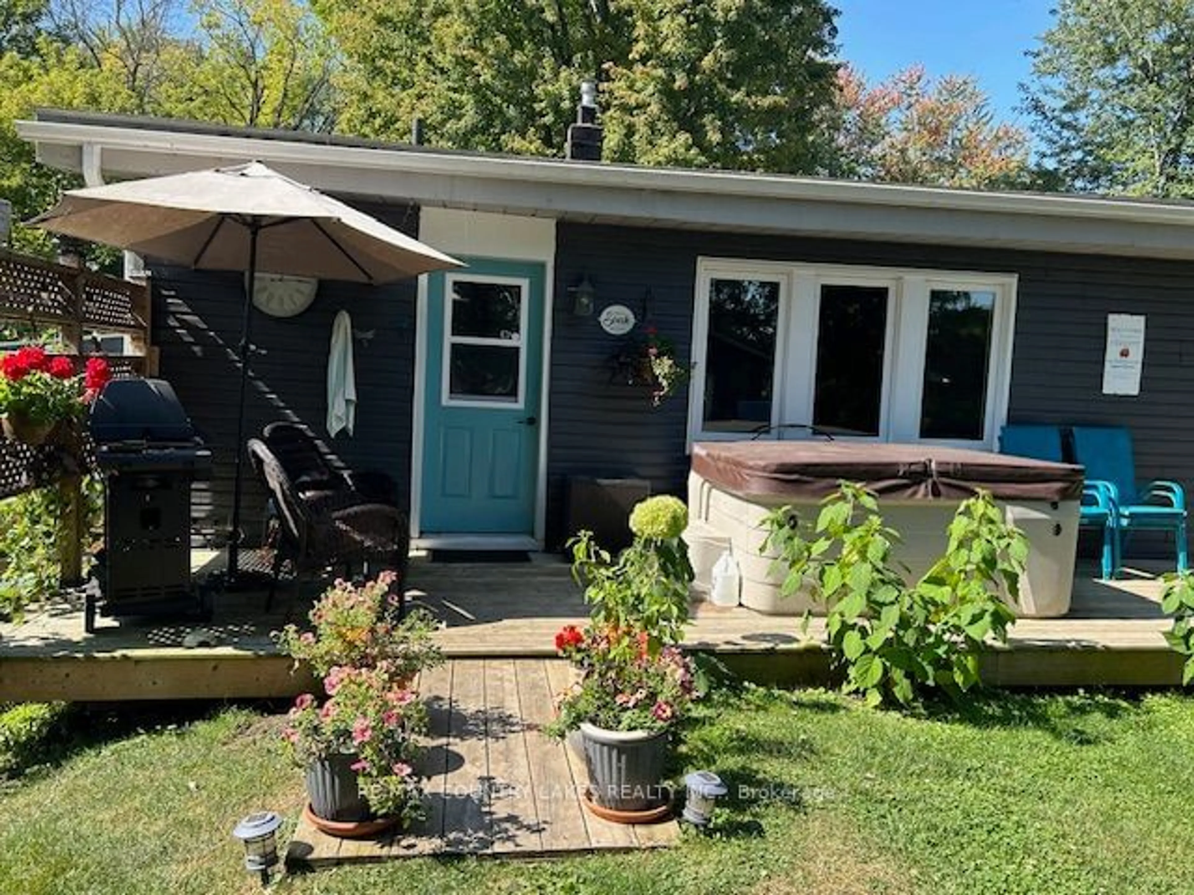 Patio, cottage for 2481 Lakeshore Dr, Ramara Ontario L0K 1B0