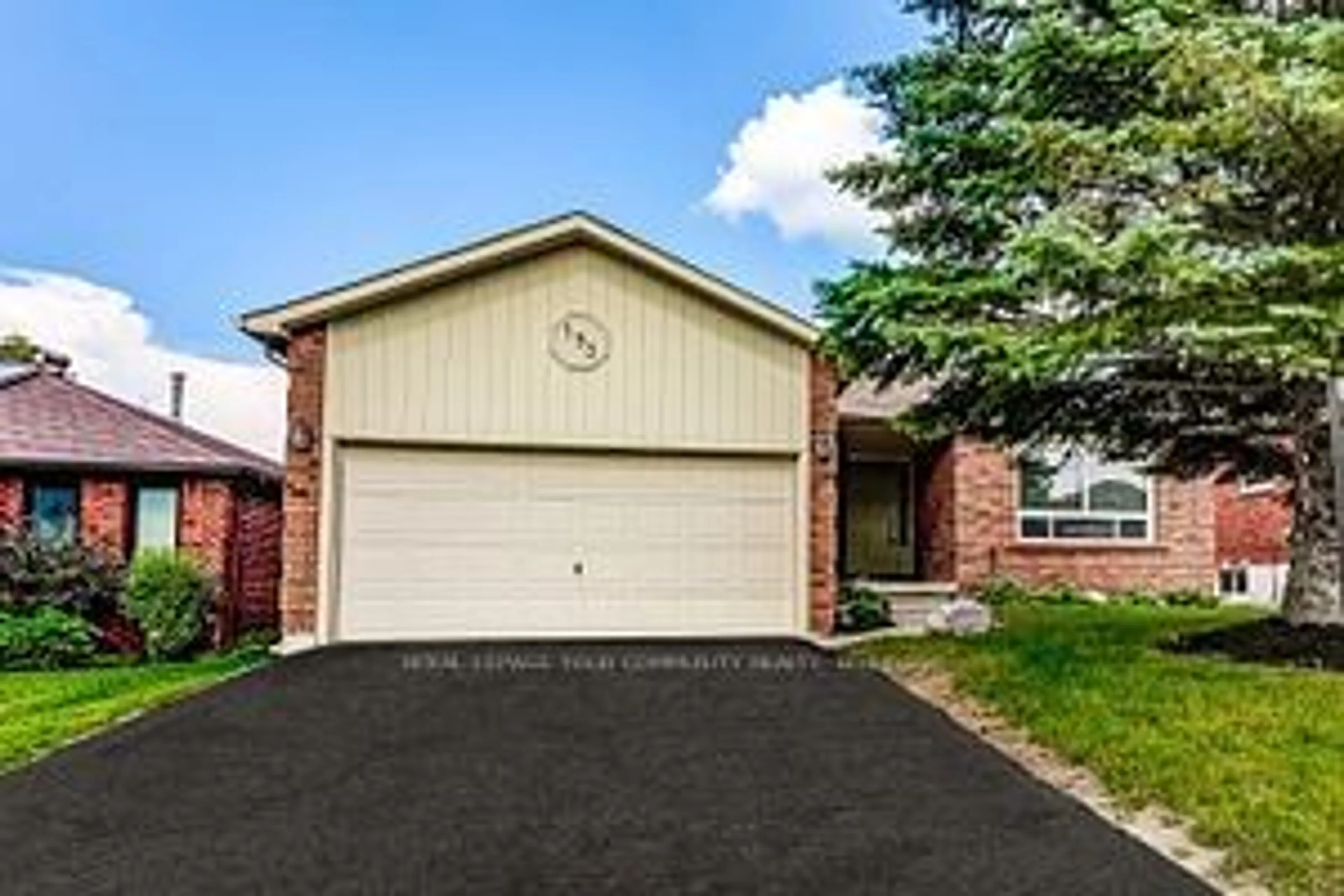 Home with brick exterior material for 193 Ferndale Dr, Barrie Ontario L4N 6X8