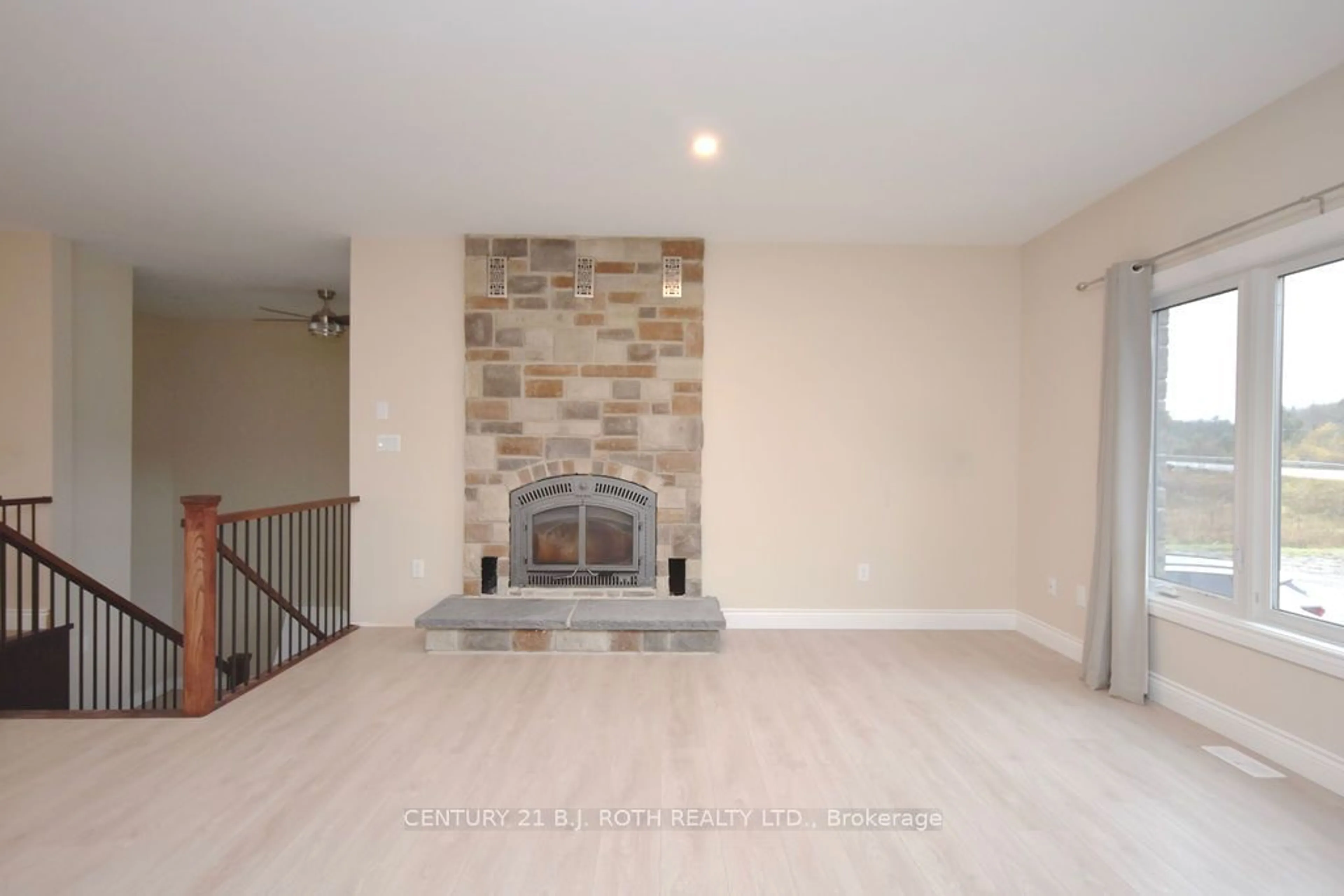 A pic of a room, wood floors for 1873 Division Rd, Severn Ontario L3V 0X9