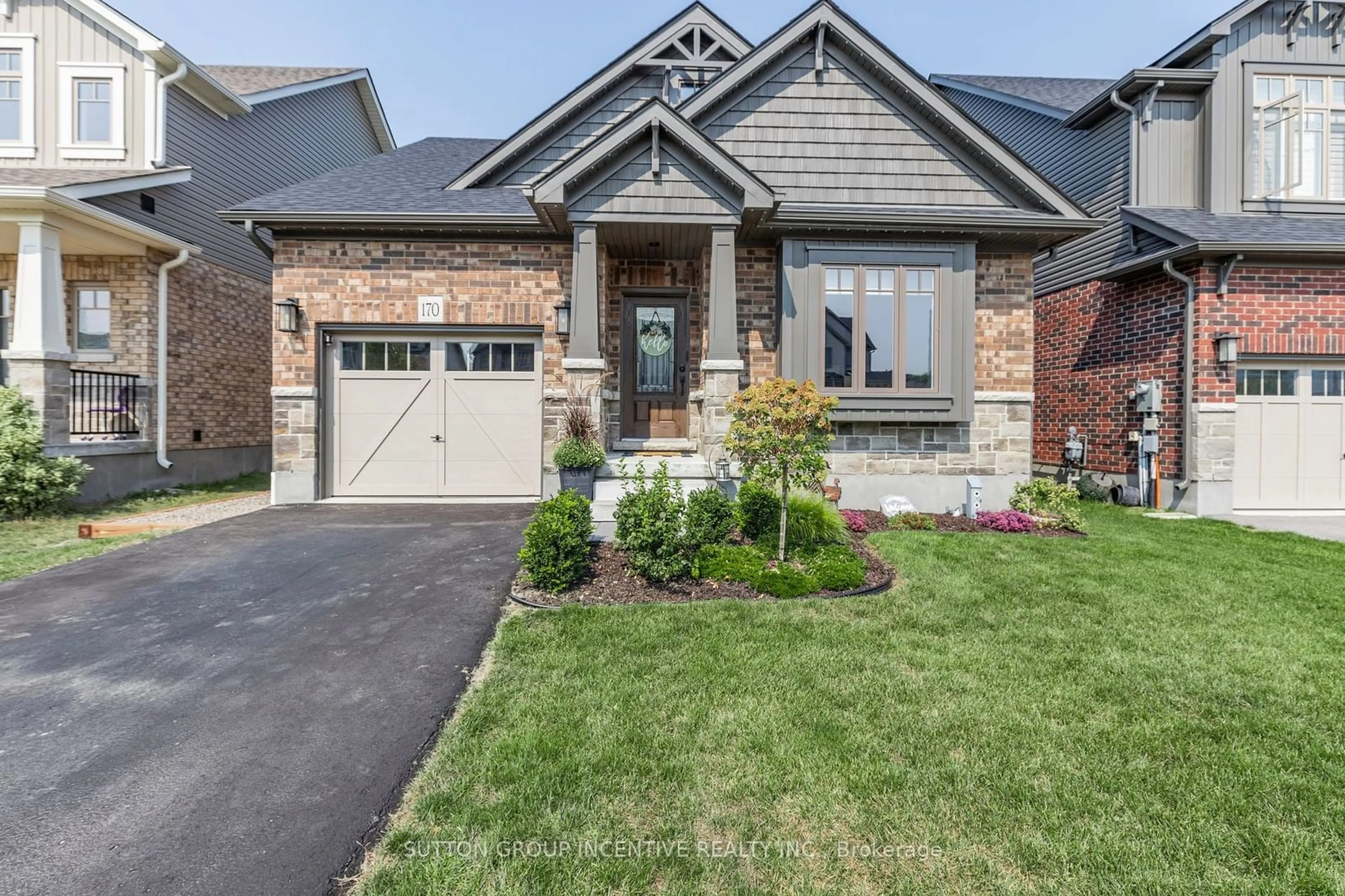 Home with brick exterior material for 170 Summerset Dr, Barrie Ontario L4N 6G5