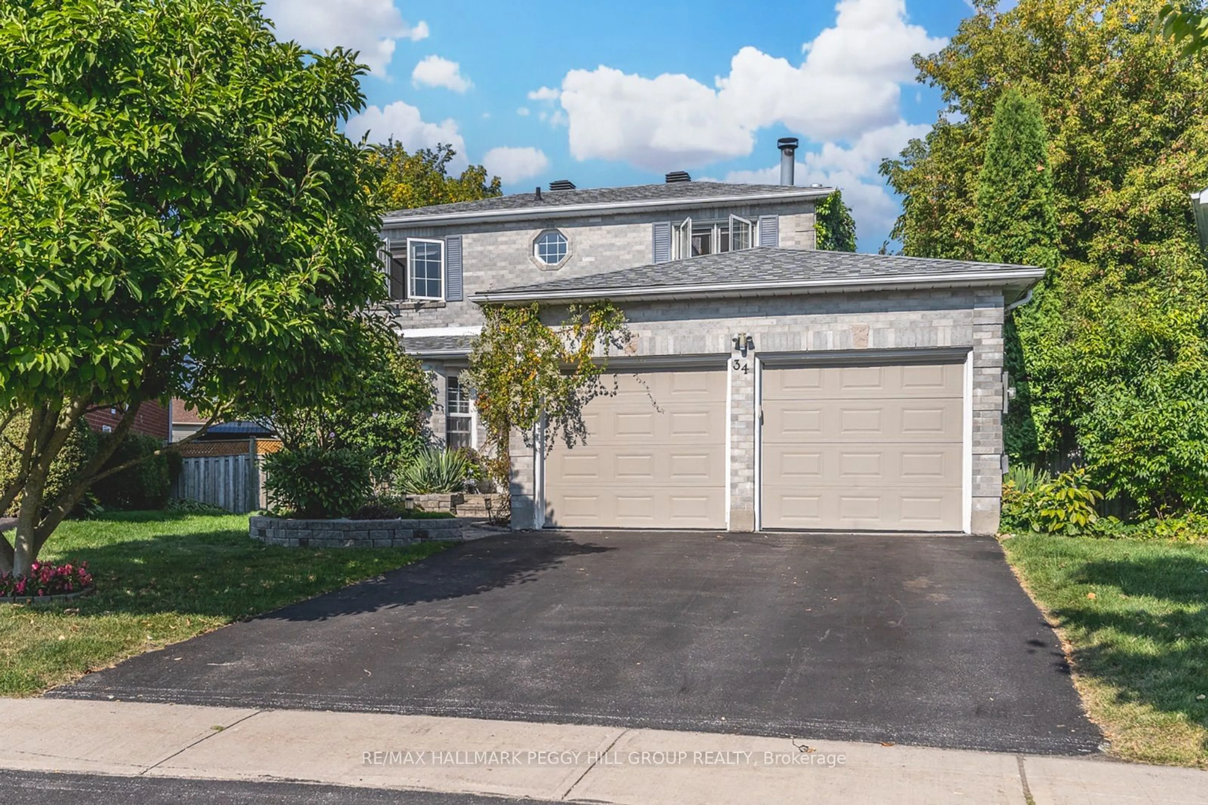 Frontside or backside of a home for 34 Ward Dr, Barrie Ontario L4N 7N9