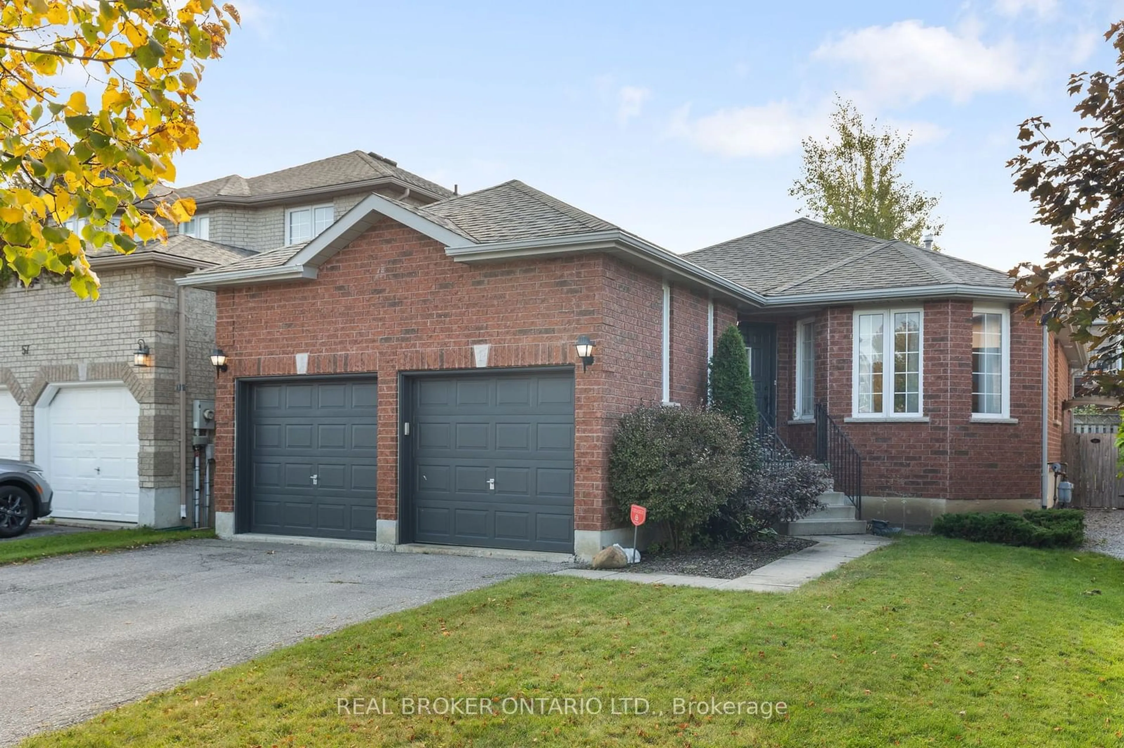 Home with brick exterior material for 55 Stephanie Lane, Barrie Ontario L4N 0V9