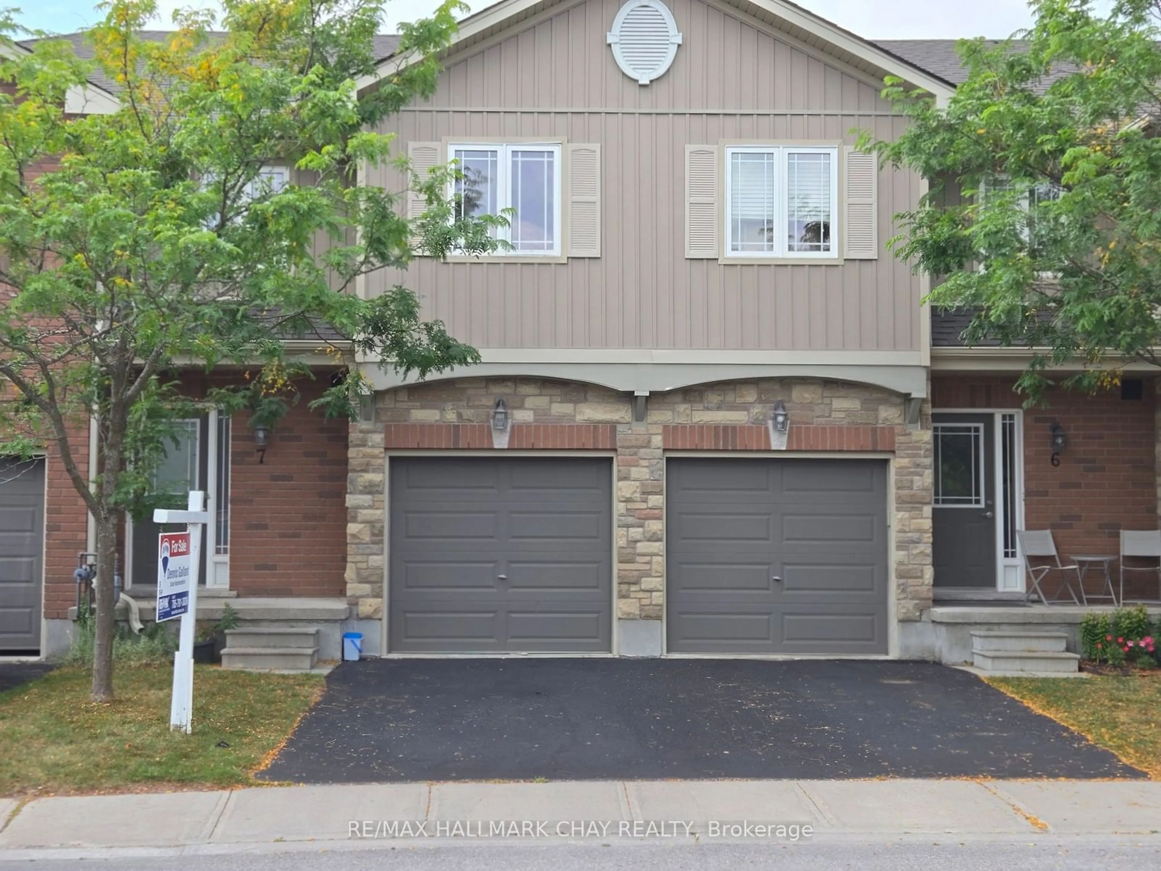 A pic from exterior of the house or condo for 204 Alva St #7, Barrie Ontario L4N 3W3