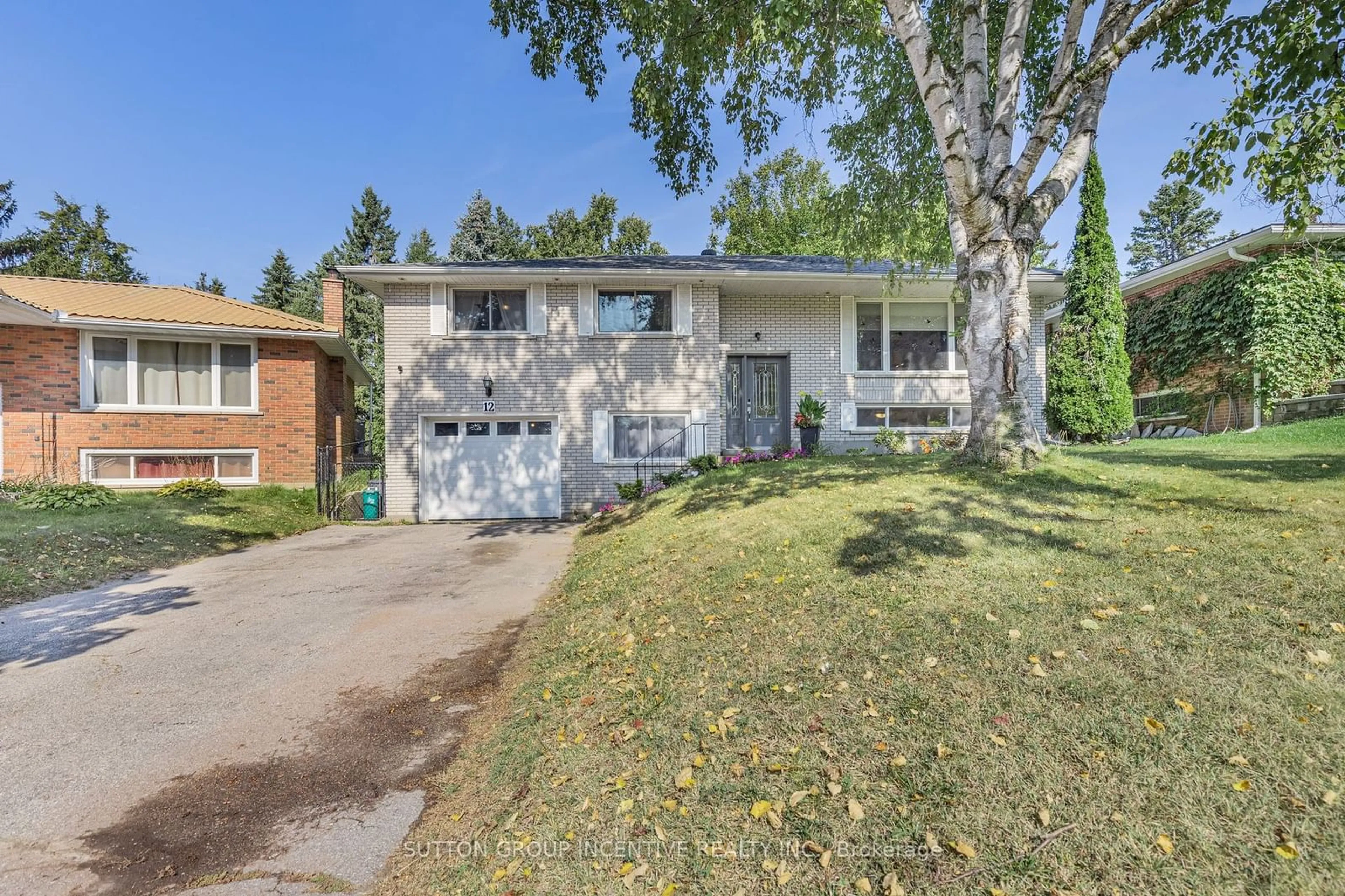 Frontside or backside of a home for 12 Roslyn Rd, Barrie Ontario L4M 2X6