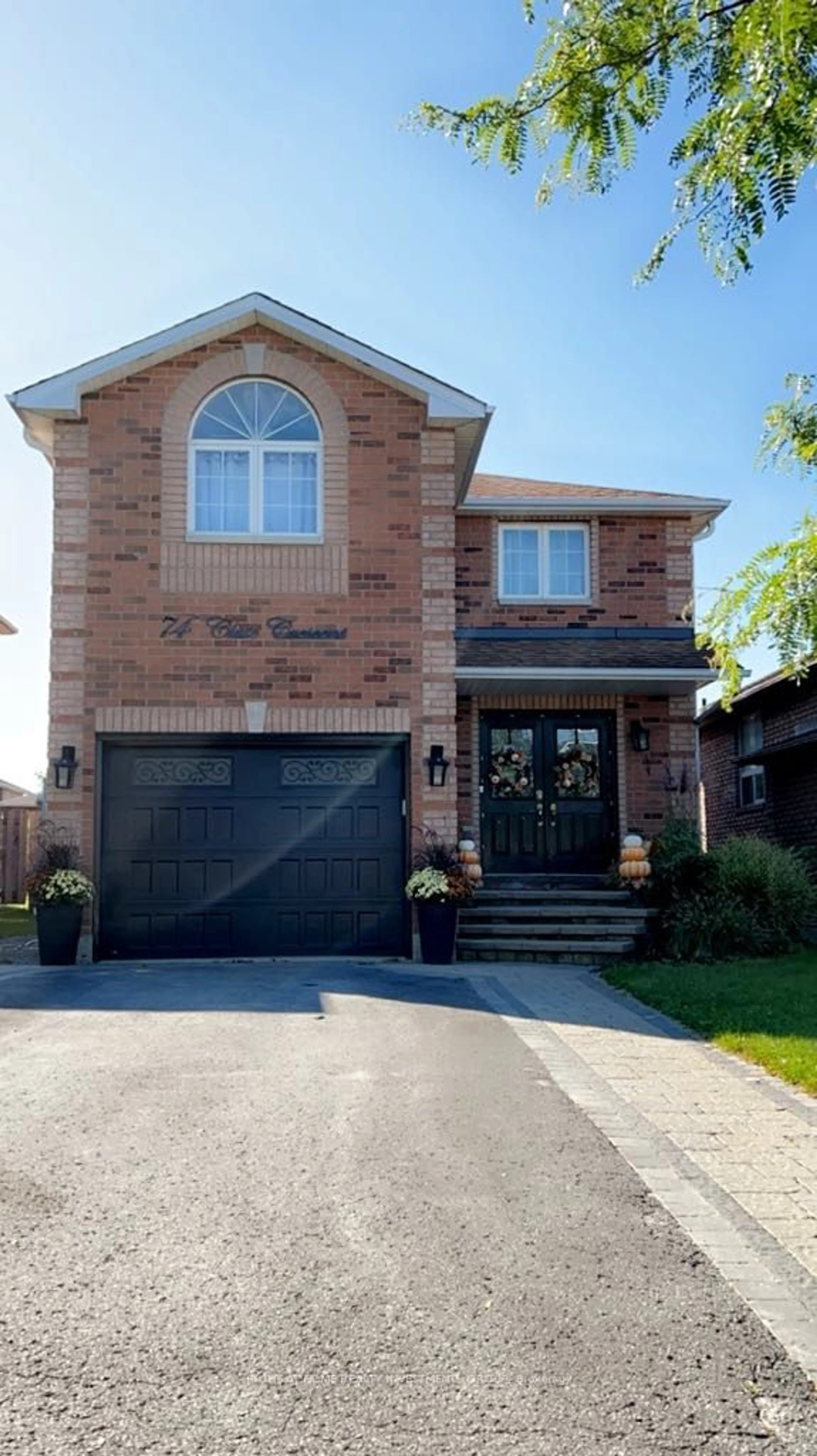 Home with brick exterior material for 74 Clute Cres, Barrie Ontario L4N 8S6