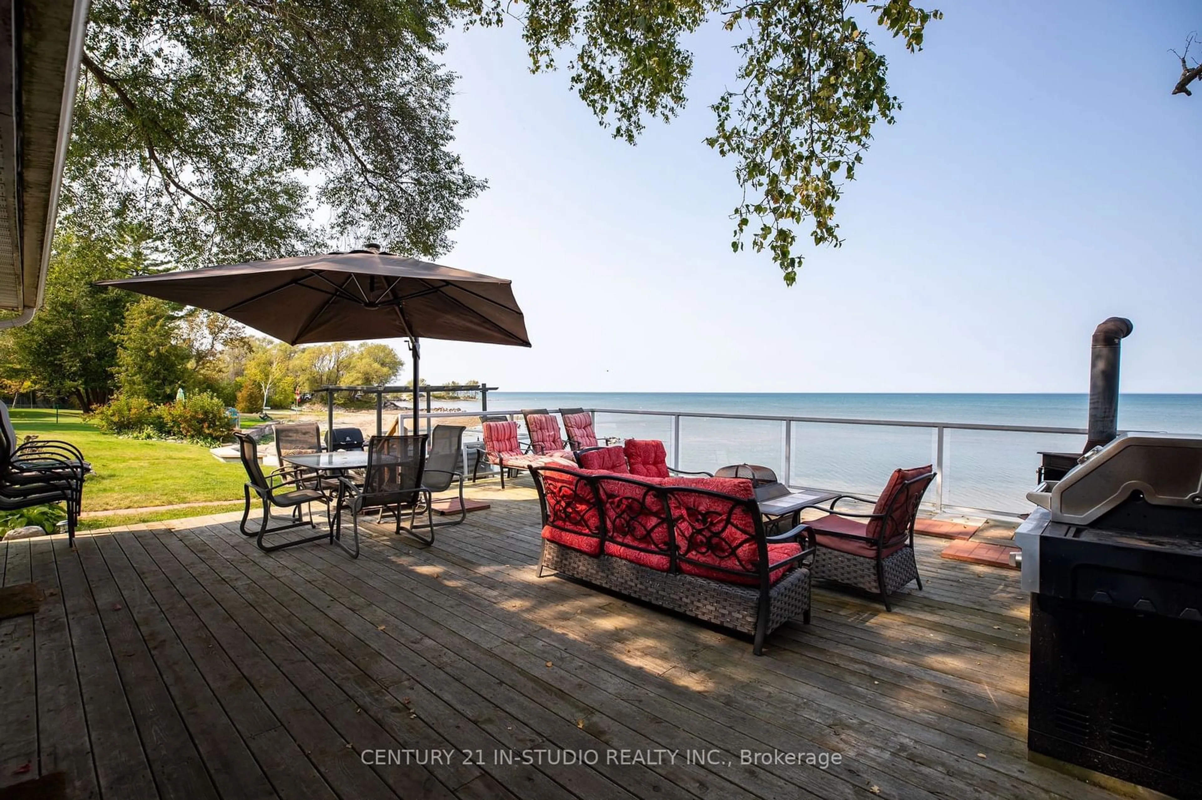 Patio for 1950 Shore Lane, Wasaga Beach Ontario L9Z 1T7