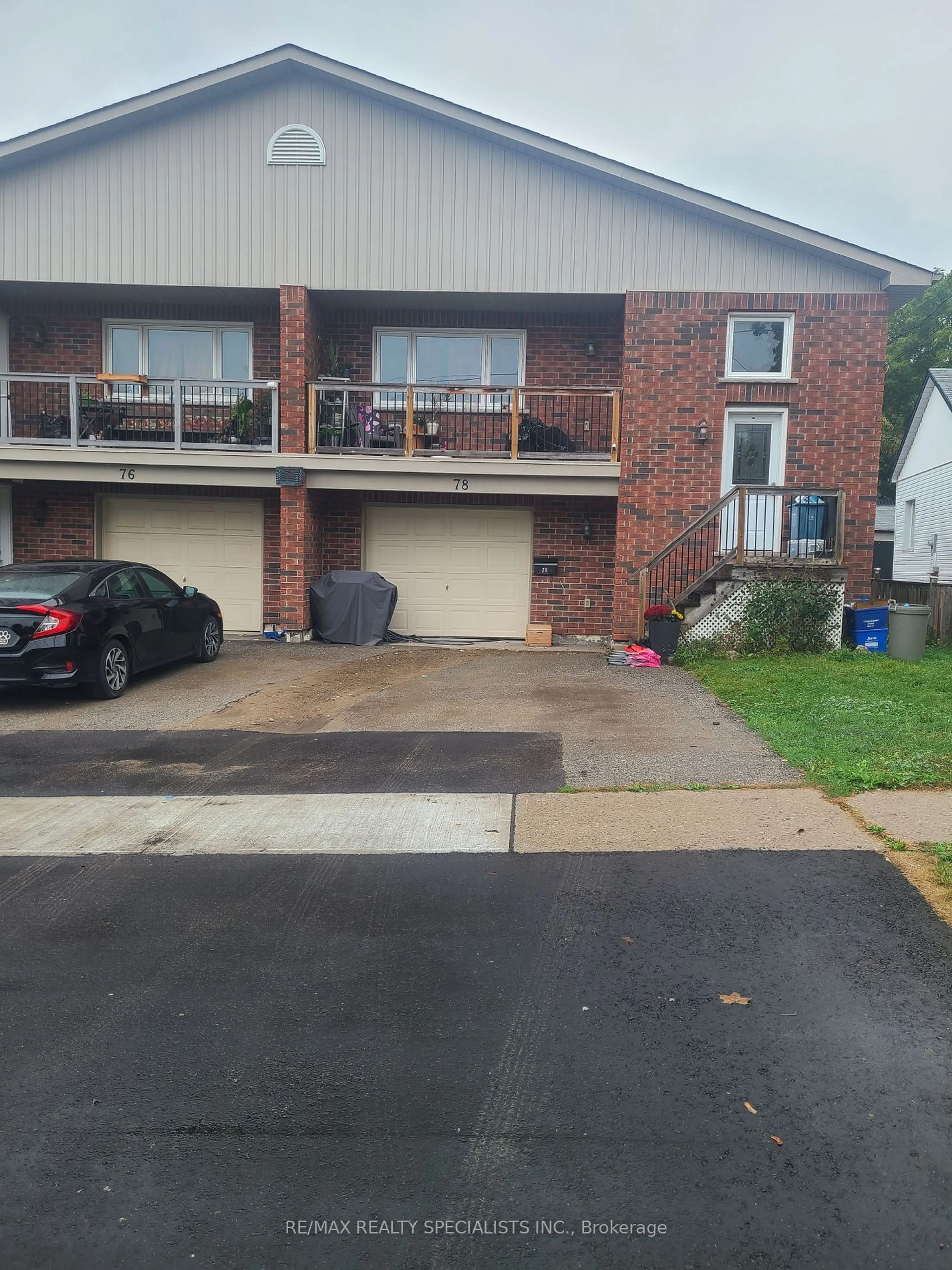 A pic from exterior of the house or condo, the street view for 78 Parkside Dr, Barrie Ontario L4N 1X1