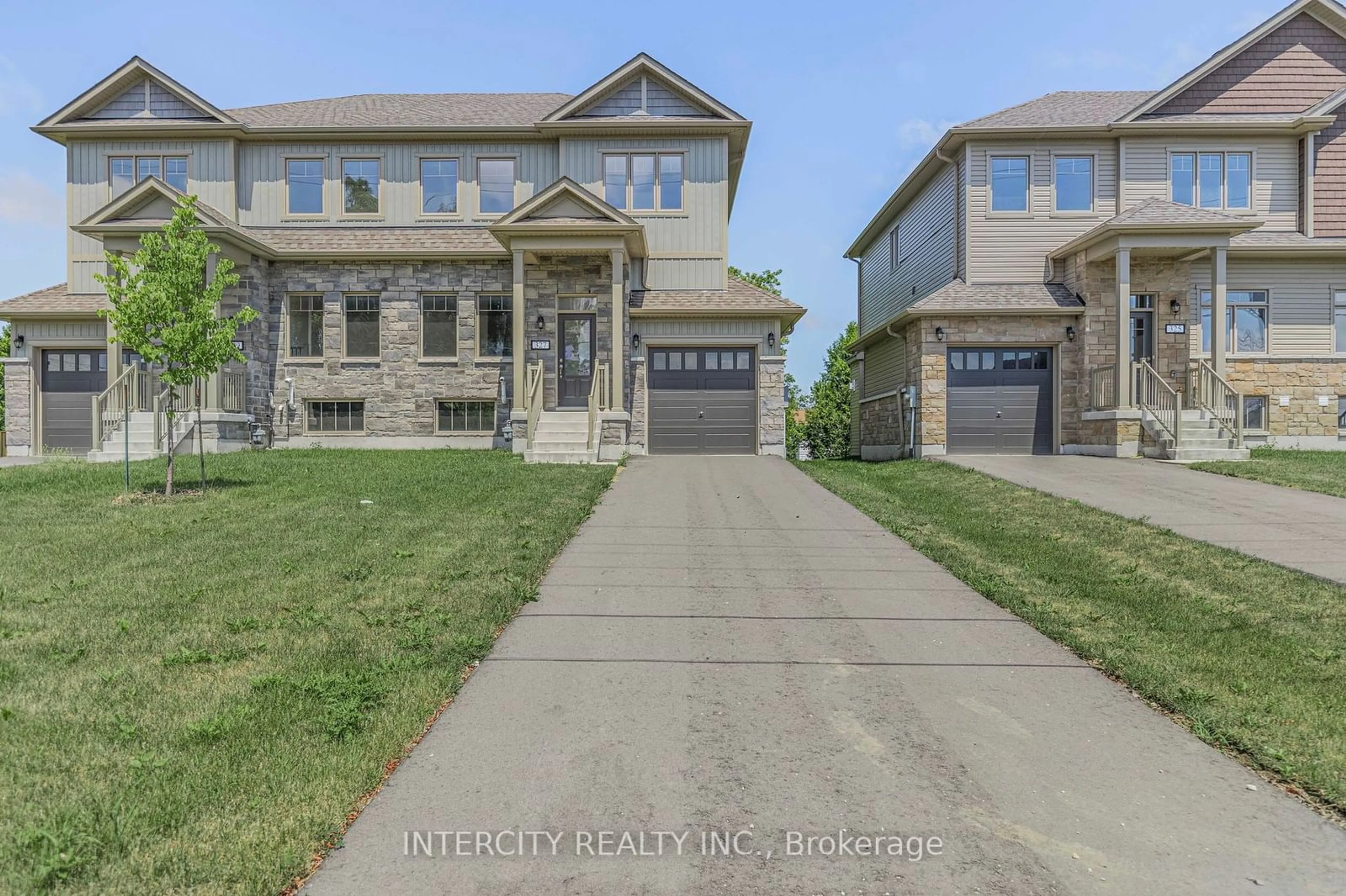 Frontside or backside of a home, the street view for 327 Quebec St, Clearview Ontario L0M 1S0