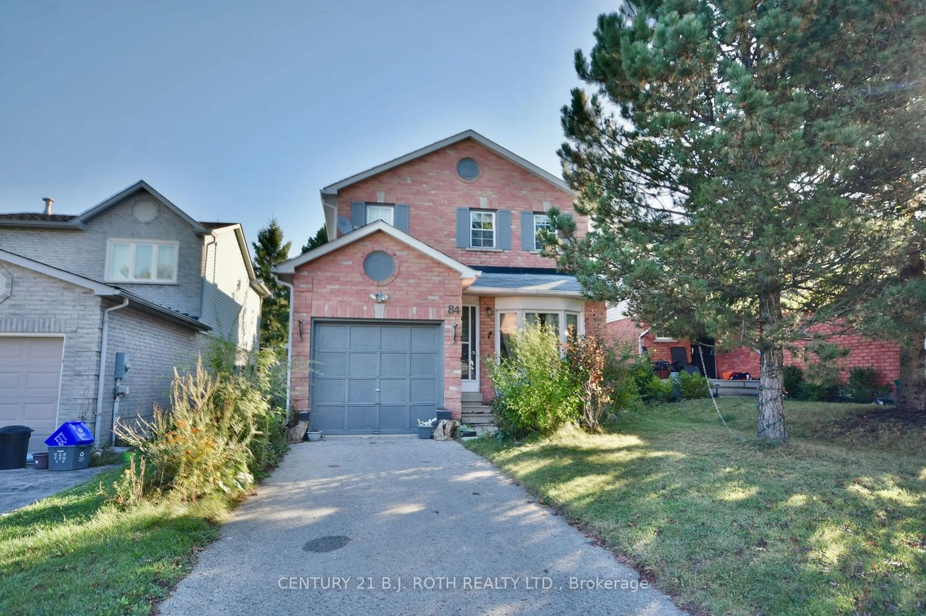 A pic from exterior of the house or condo for 84 Hadden Cres, Barrie Ontario L4M 6G7