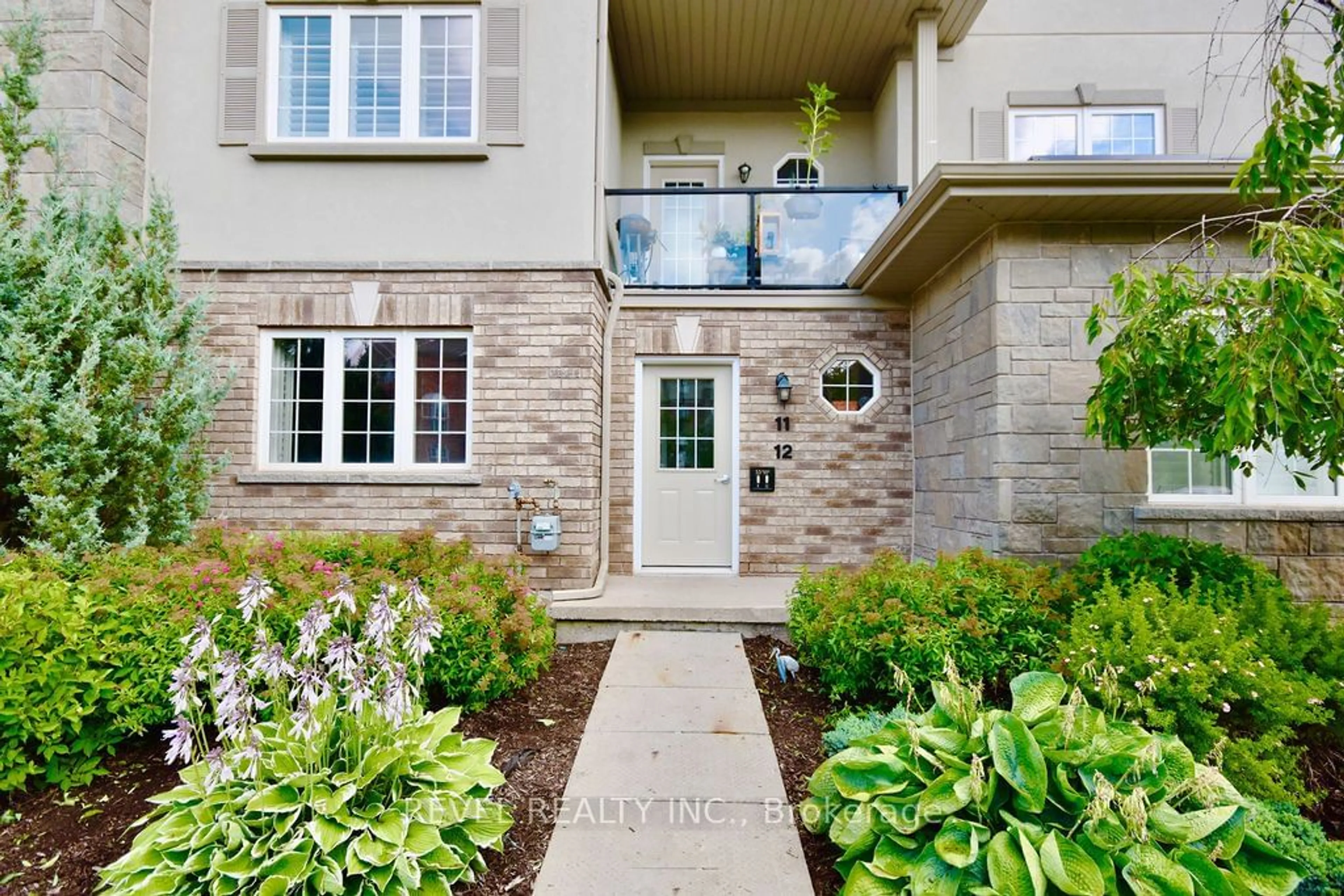 Indoor entryway, cement floor for 53 Ferndale Dr #11, Barrie Ontario L4N 5W9