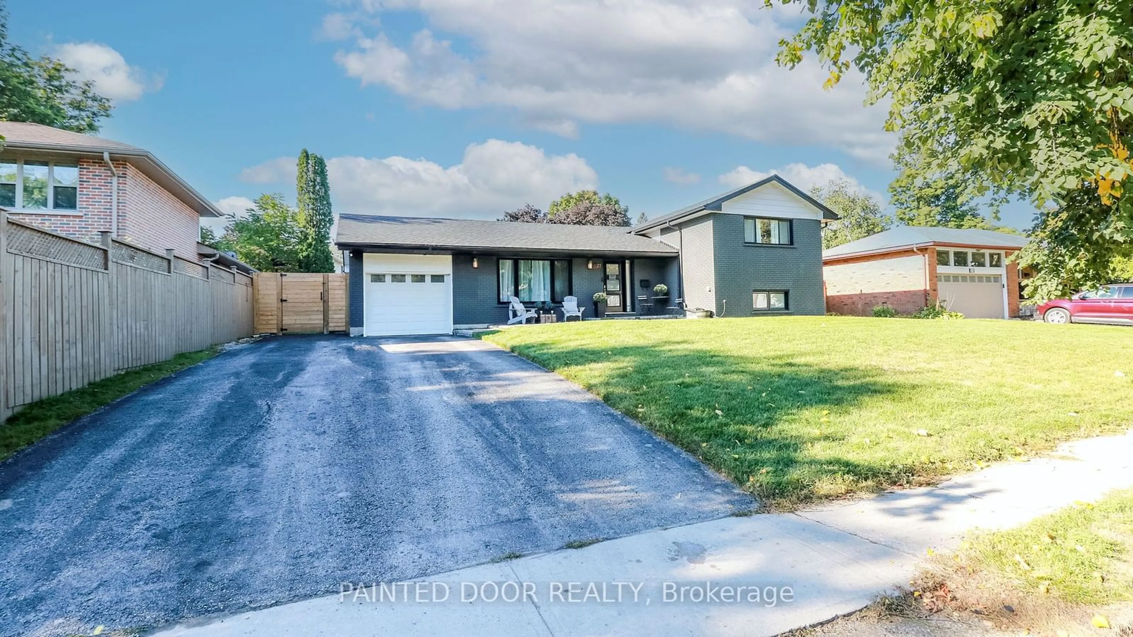 Frontside or backside of a home, the street view for 27 Highcroft Rd, Barrie Ontario L4N 2X5