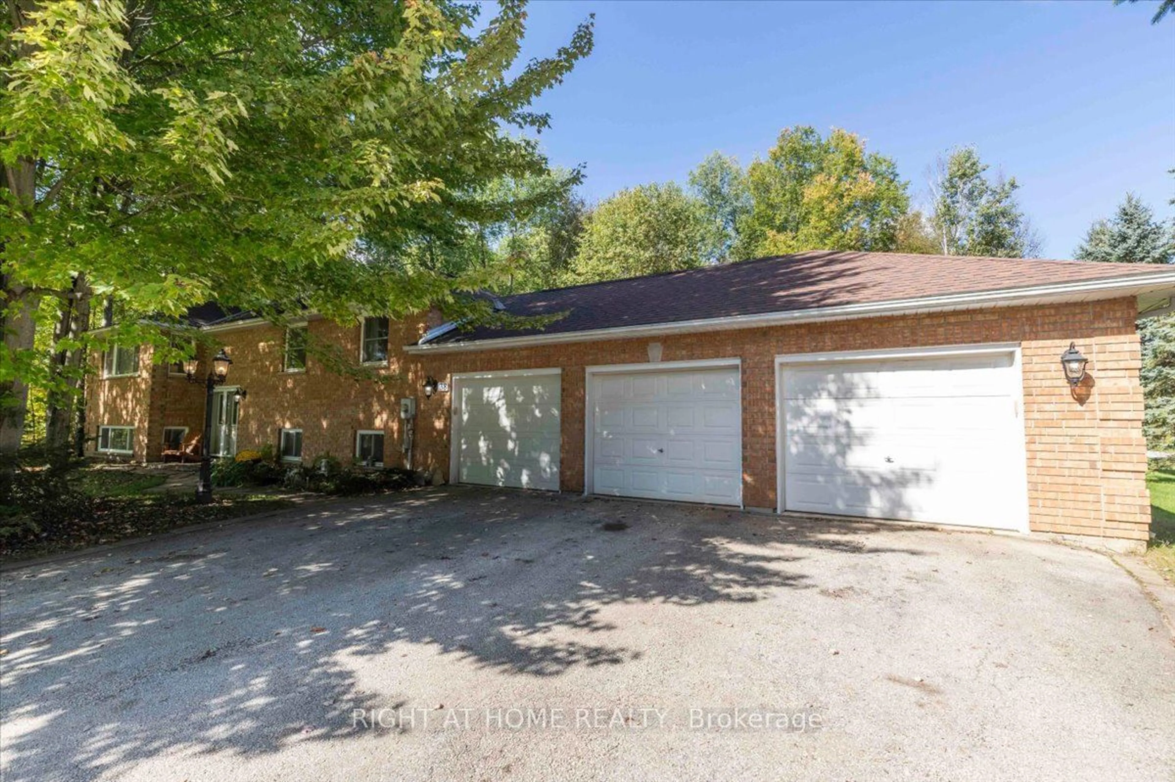 Frontside or backside of a home, the street view for 38 Lamers Rd, Clearview Ontario L0M 1N0