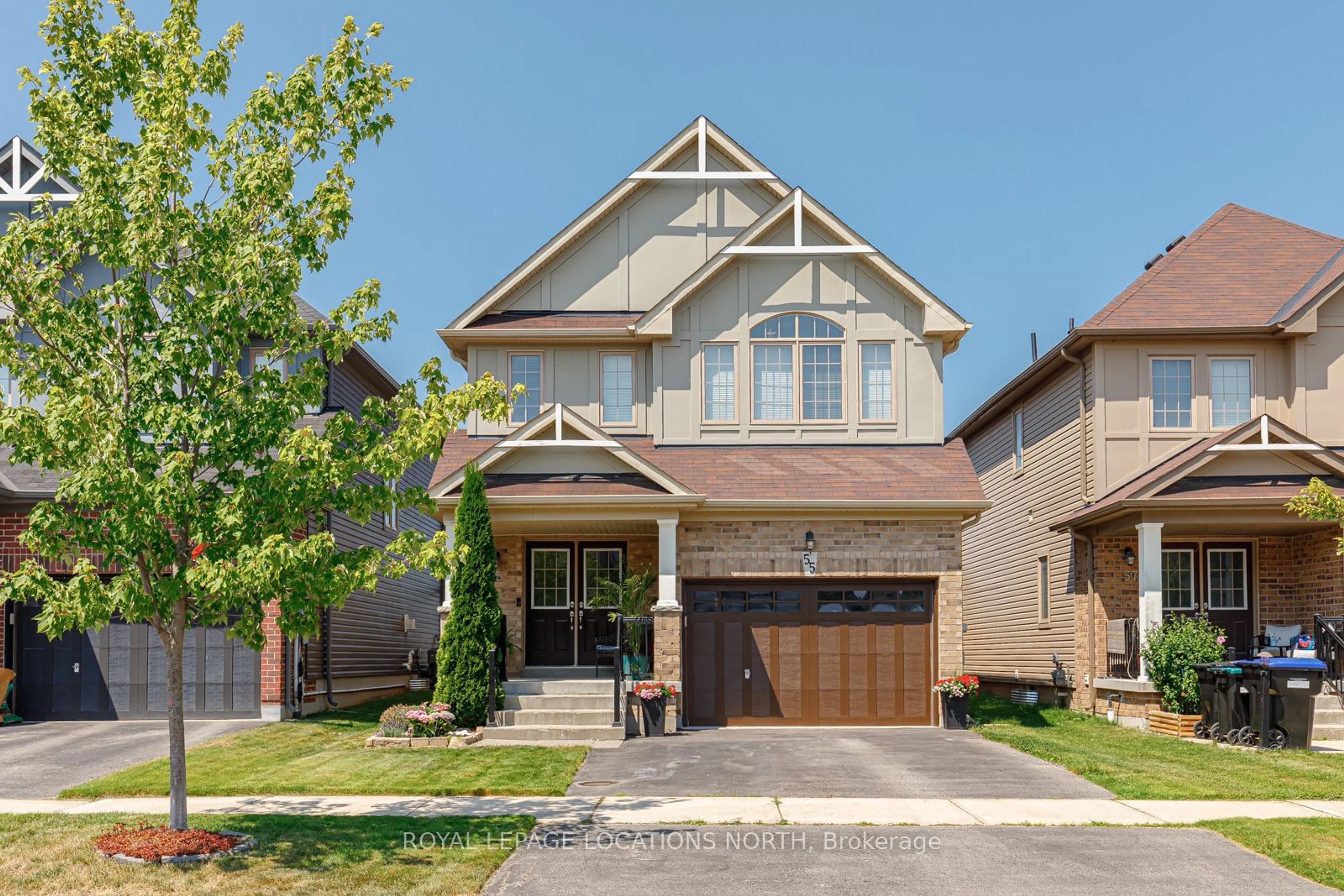 Home with brick exterior material for 55 Robertson St, Collingwood Ontario L9Y 0X1