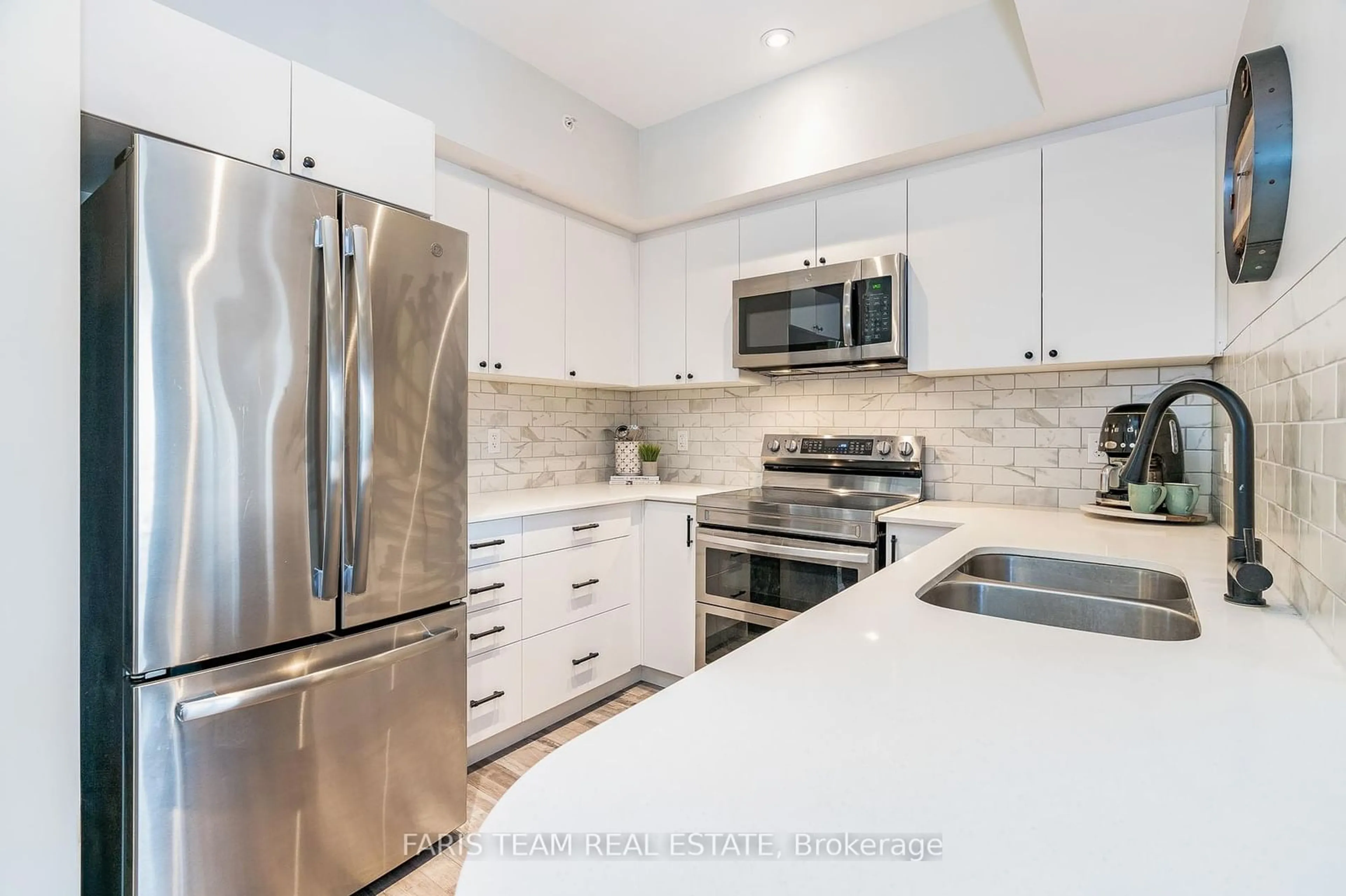 Open concept kitchen for 302 Essa Rd #603, Barrie Ontario L9J 0H3