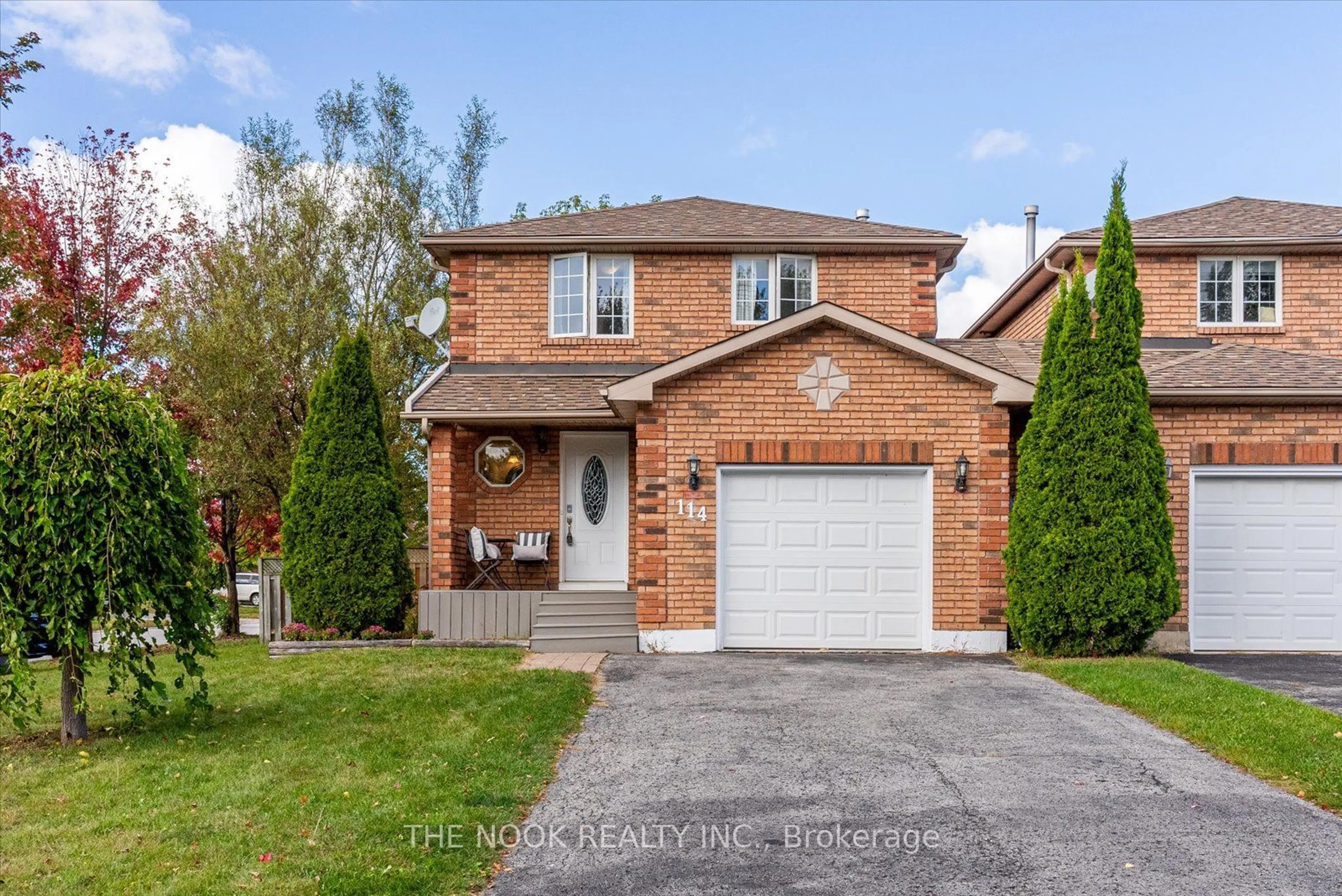 Frontside or backside of a home for 114 Wessenger Dr, Barrie Ontario L4N 8P5