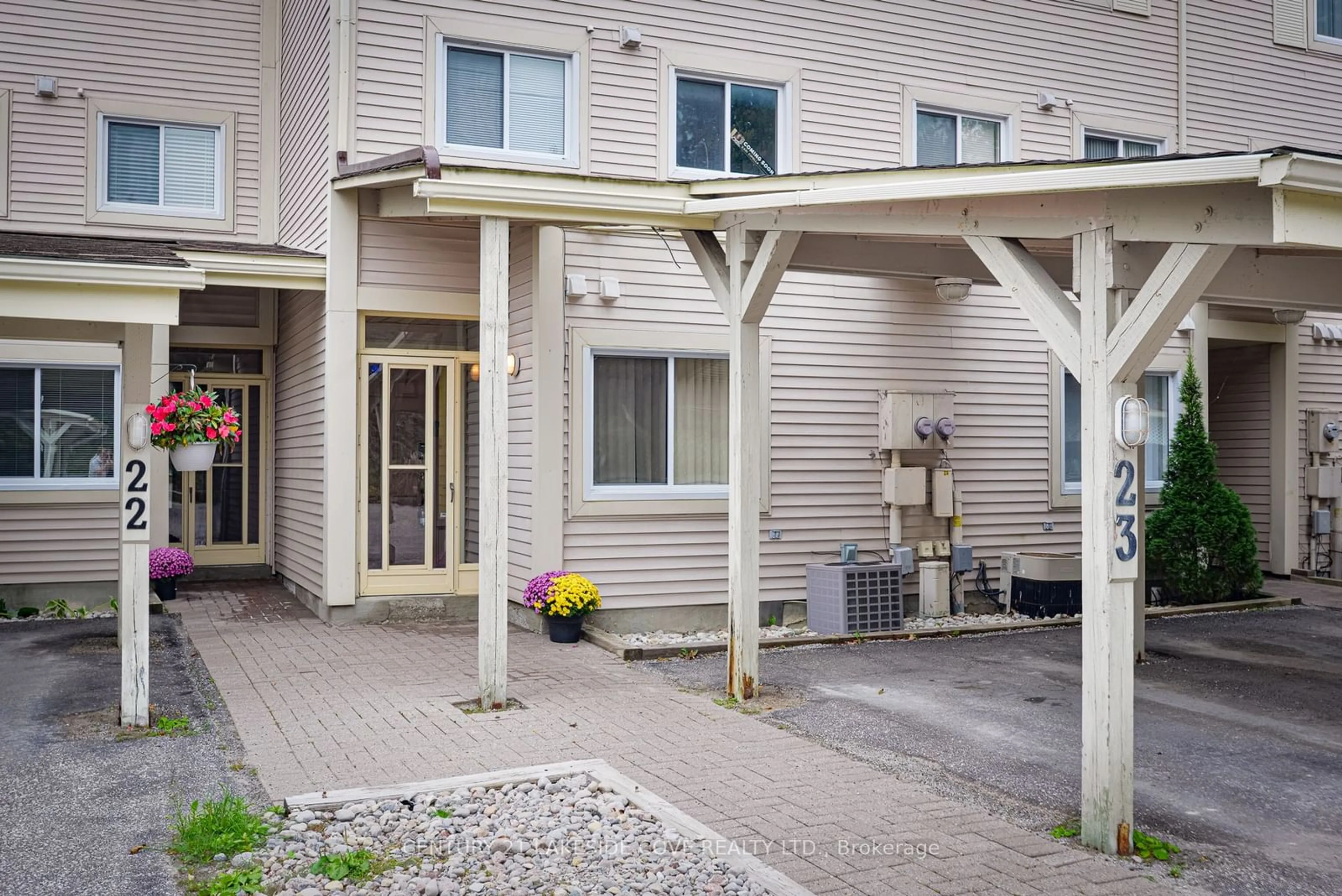 A pic from exterior of the house or condo, cottage for 100 Laguna Pkwy #23, Ramara Ontario L0K 1B0