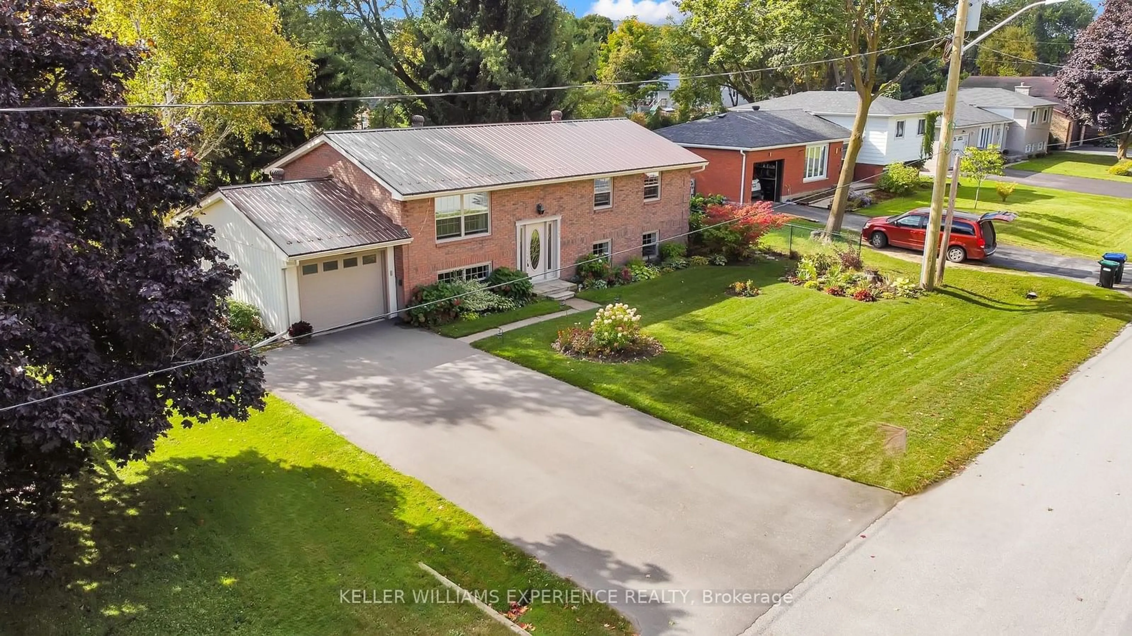 Frontside or backside of a home, the street view for 13 Jardine Cres, Clearview Ontario L0M 1G0