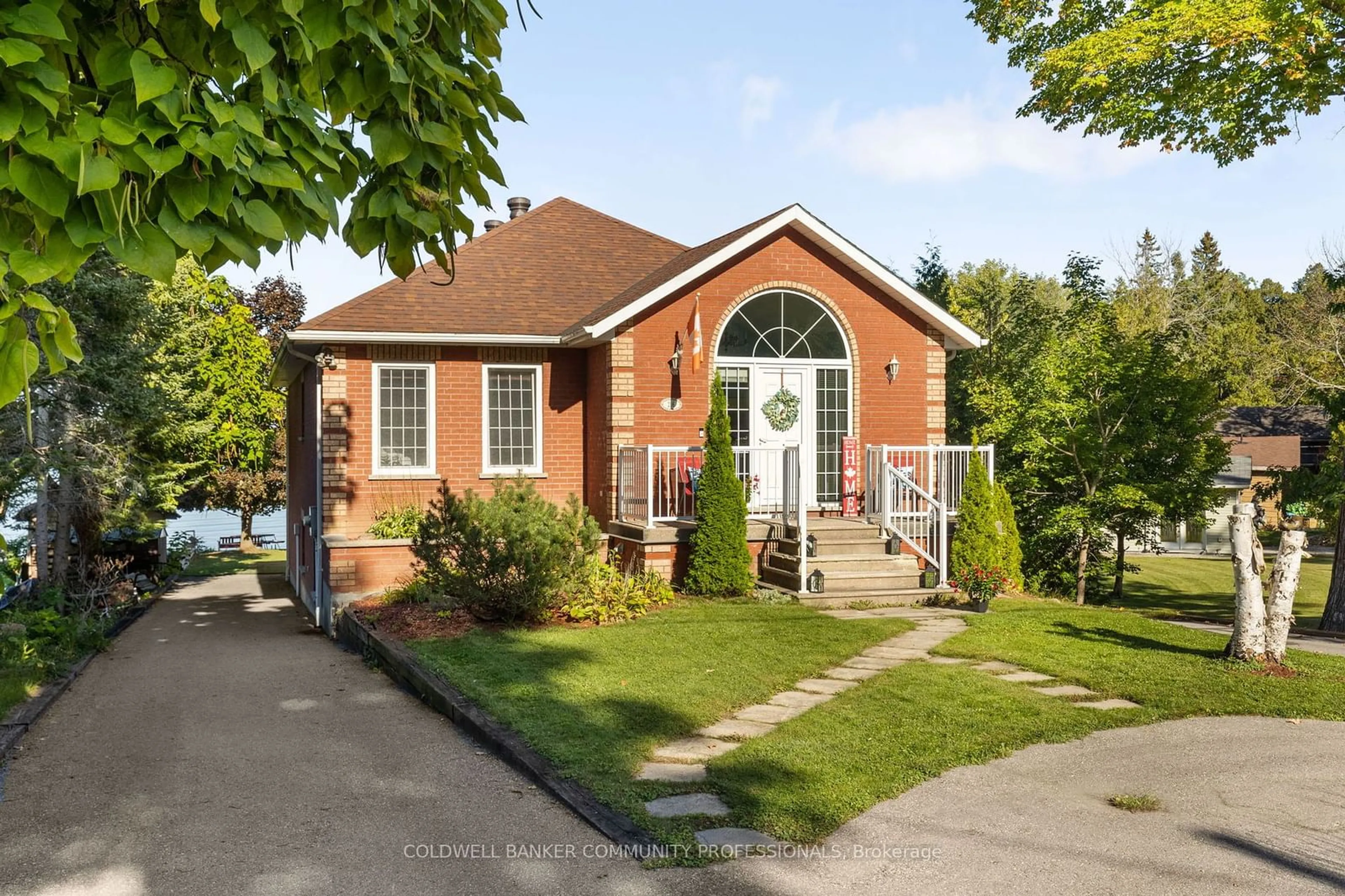 Frontside or backside of a home, cottage for 216 Robins Point Rd, Tay Ontario L0K 2A0