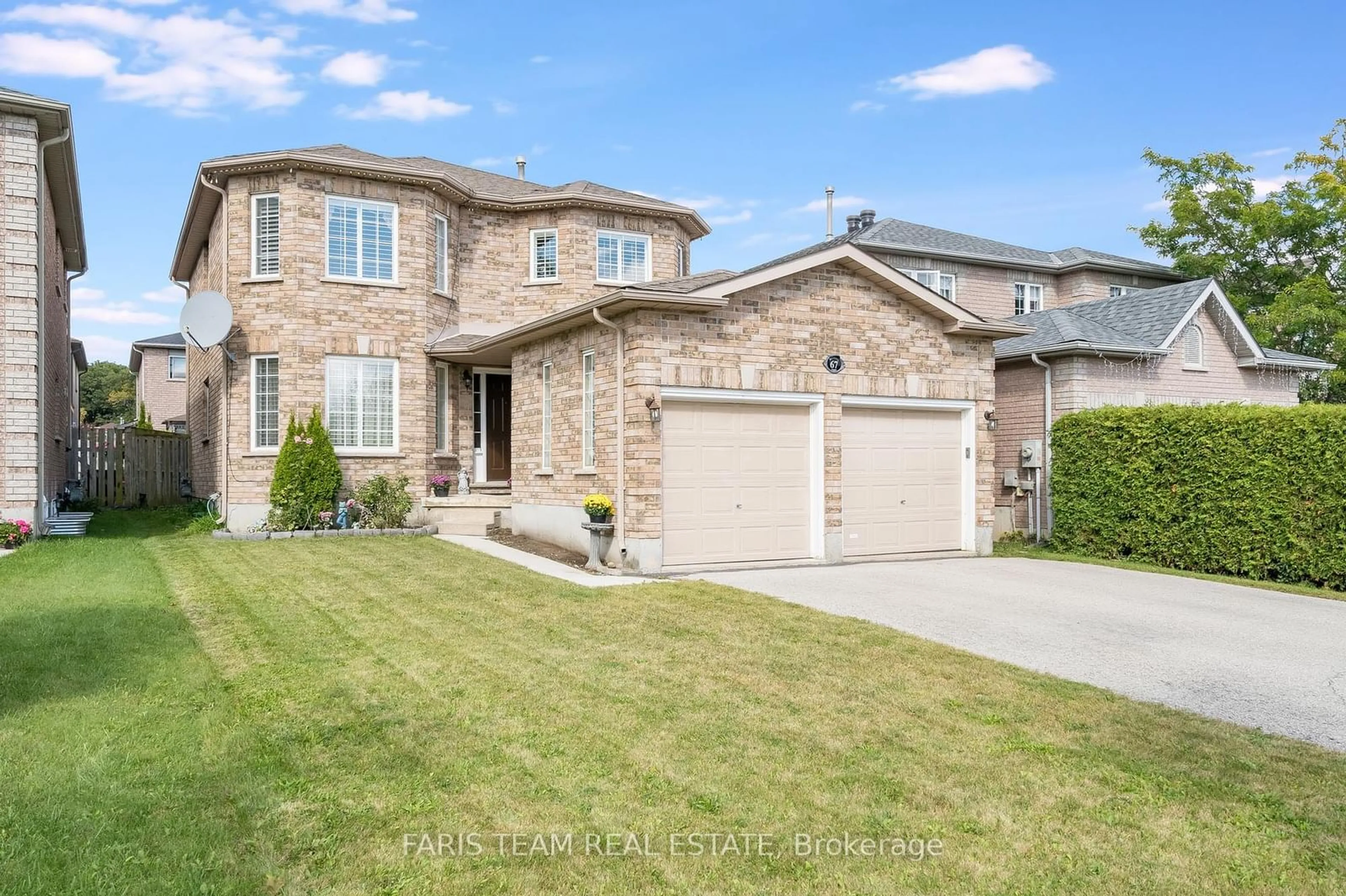 Frontside or backside of a home, the street view for 67 Kenwell Cres, Barrie Ontario L4N 0A3