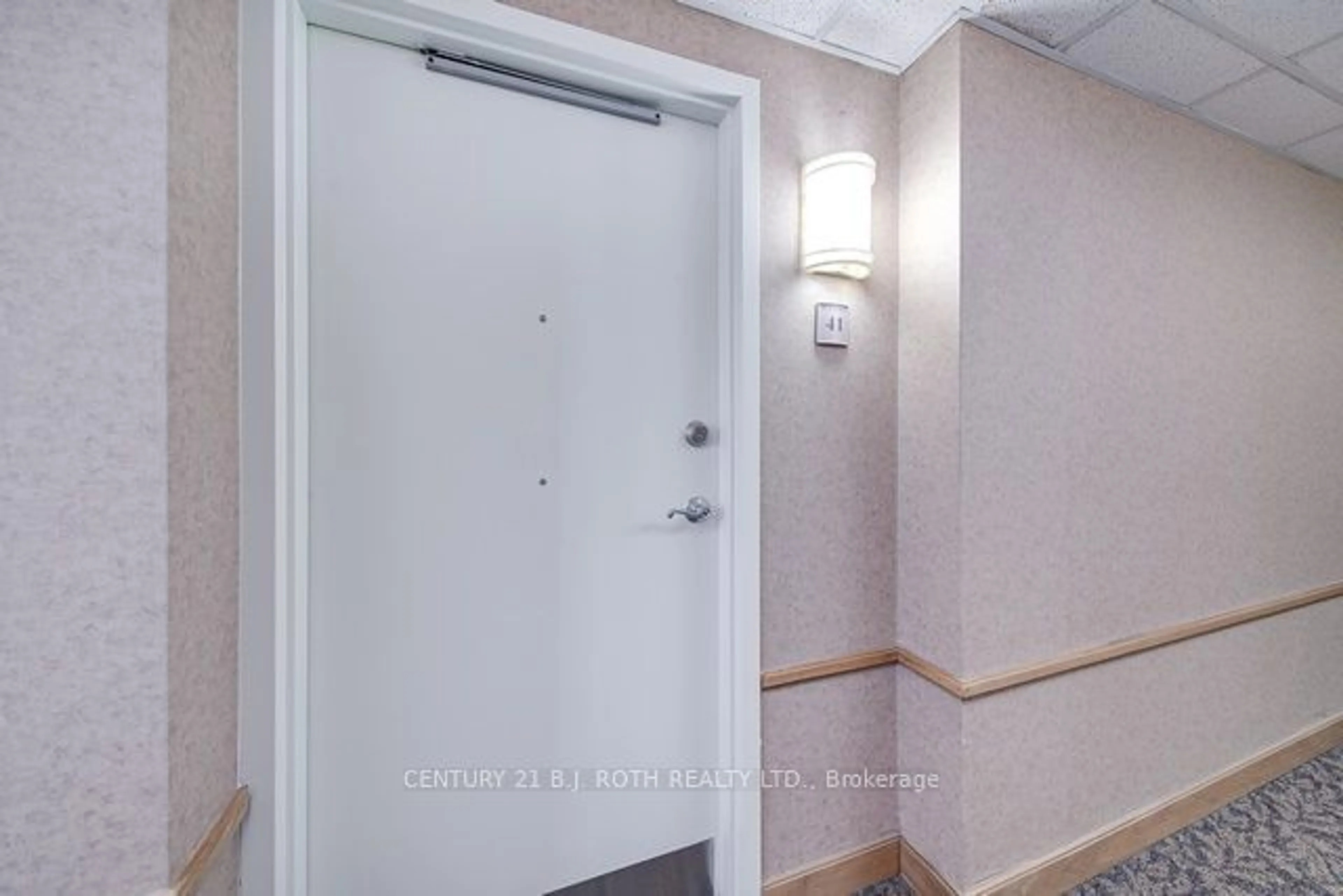 Indoor entryway, unknown floor for 74 Ross St #41, Barrie Ontario L4N 1G3