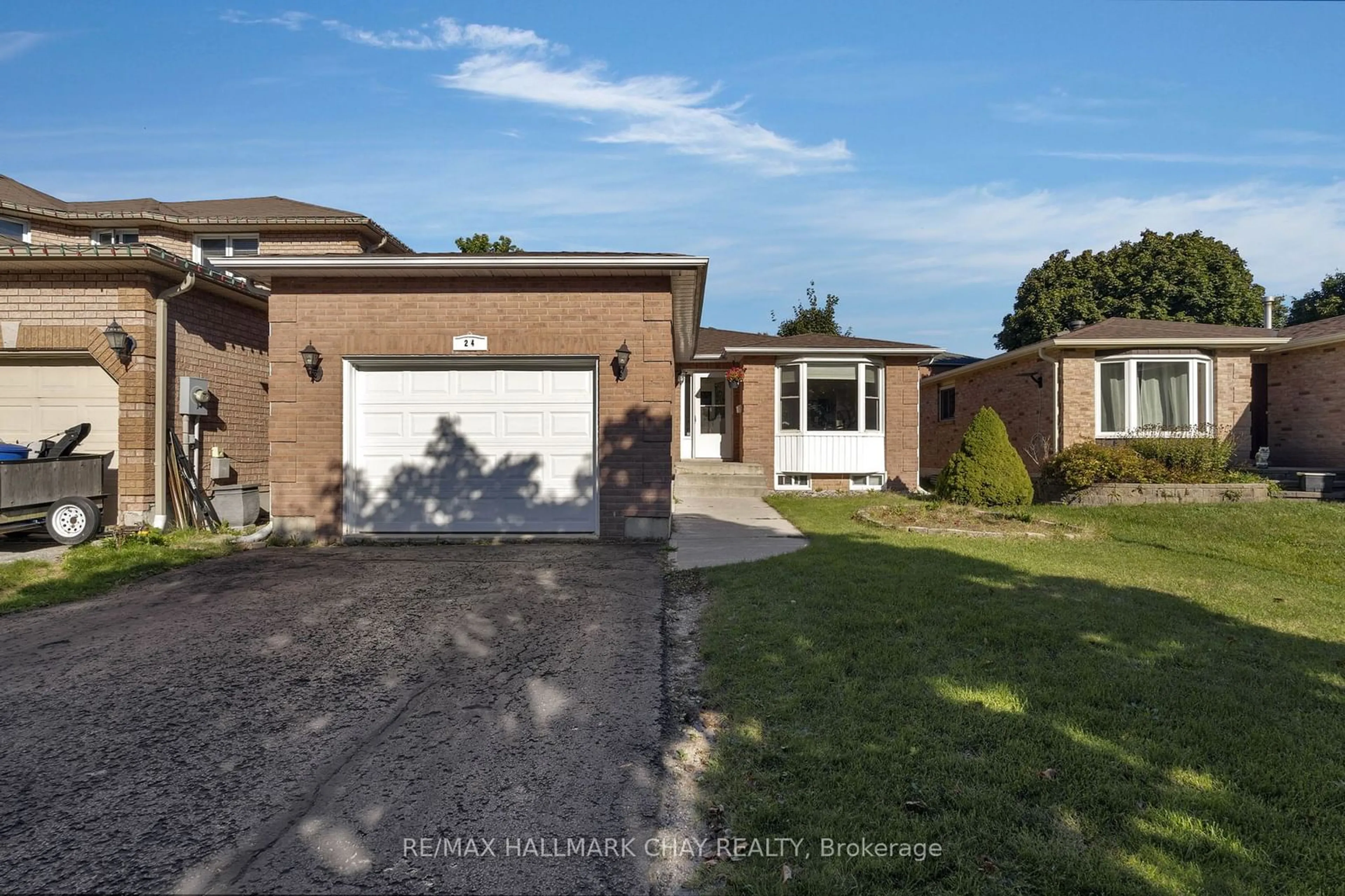 Frontside or backside of a home for 24 MCVEIGH Dr, Barrie Ontario L4N 7E2