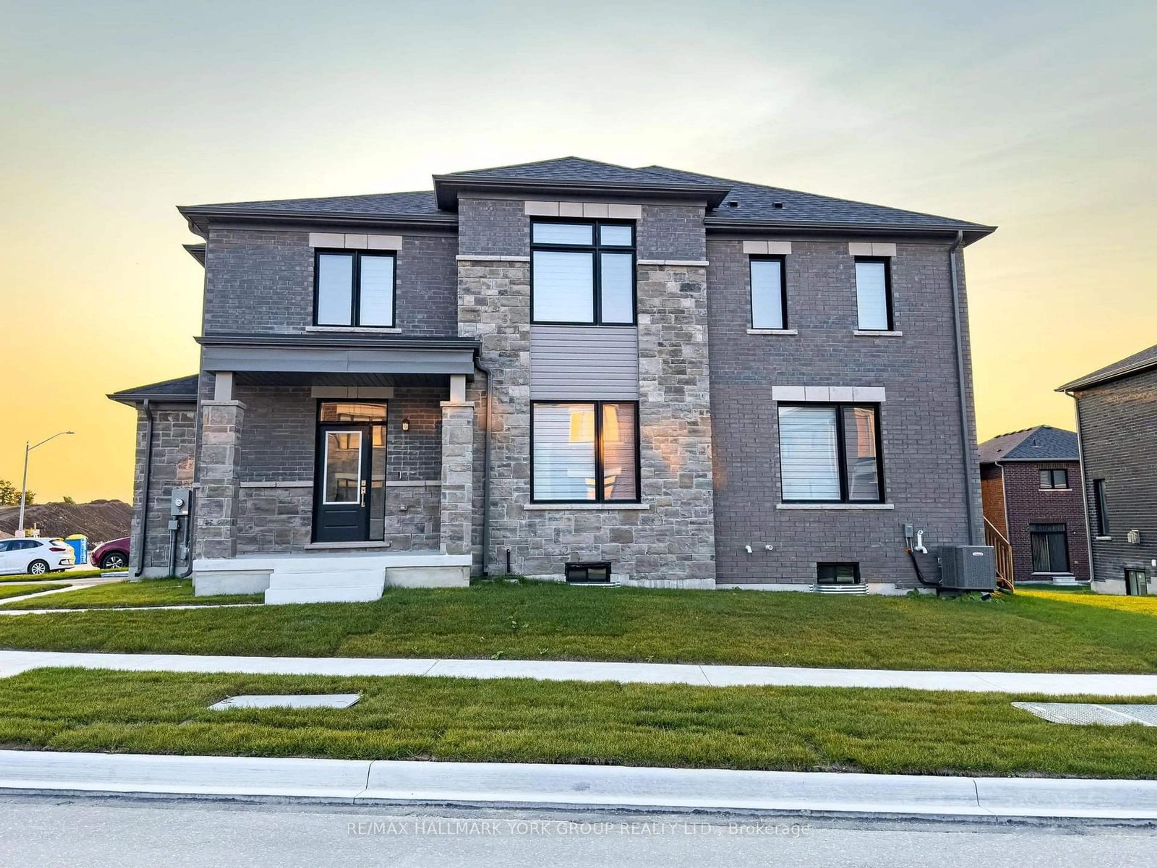 Home with brick exterior material for 145 Fenchurch Manr, Barrie Ontario L9J 0X1