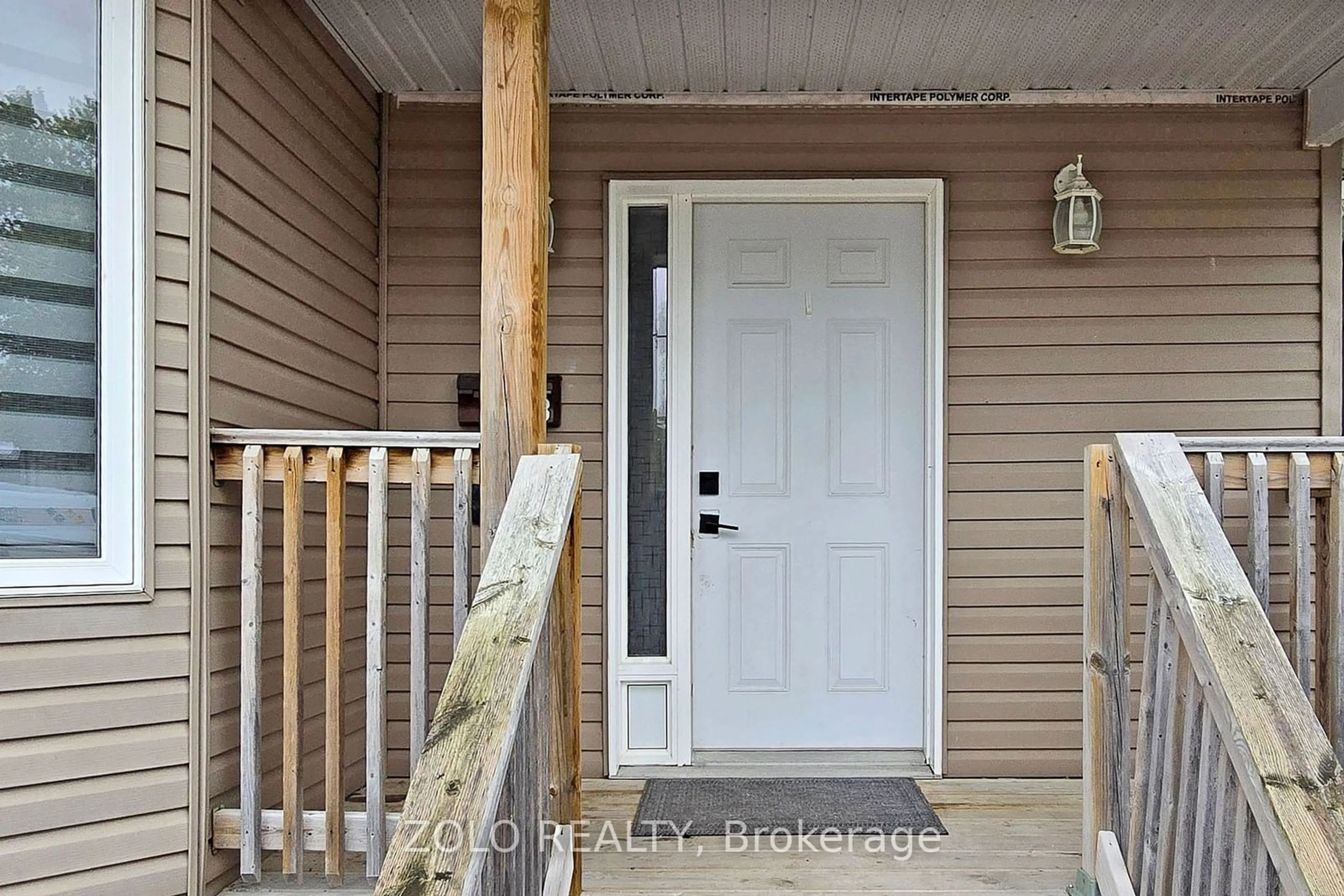 Indoor entryway, wood floors for 193 Barrie Rd, Orillia Ontario L3V 2P6