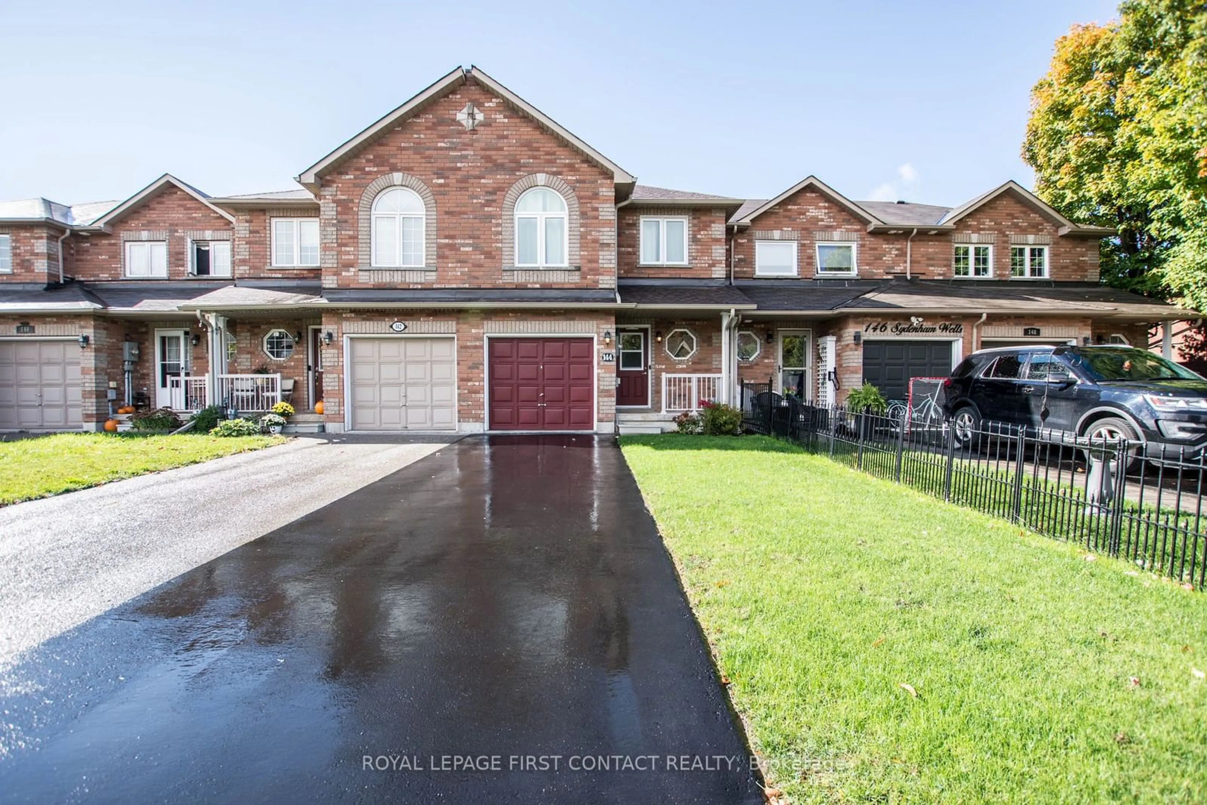 Home with brick exterior material for 144 Sydenham Wells, Barrie Ontario L4M 6T3