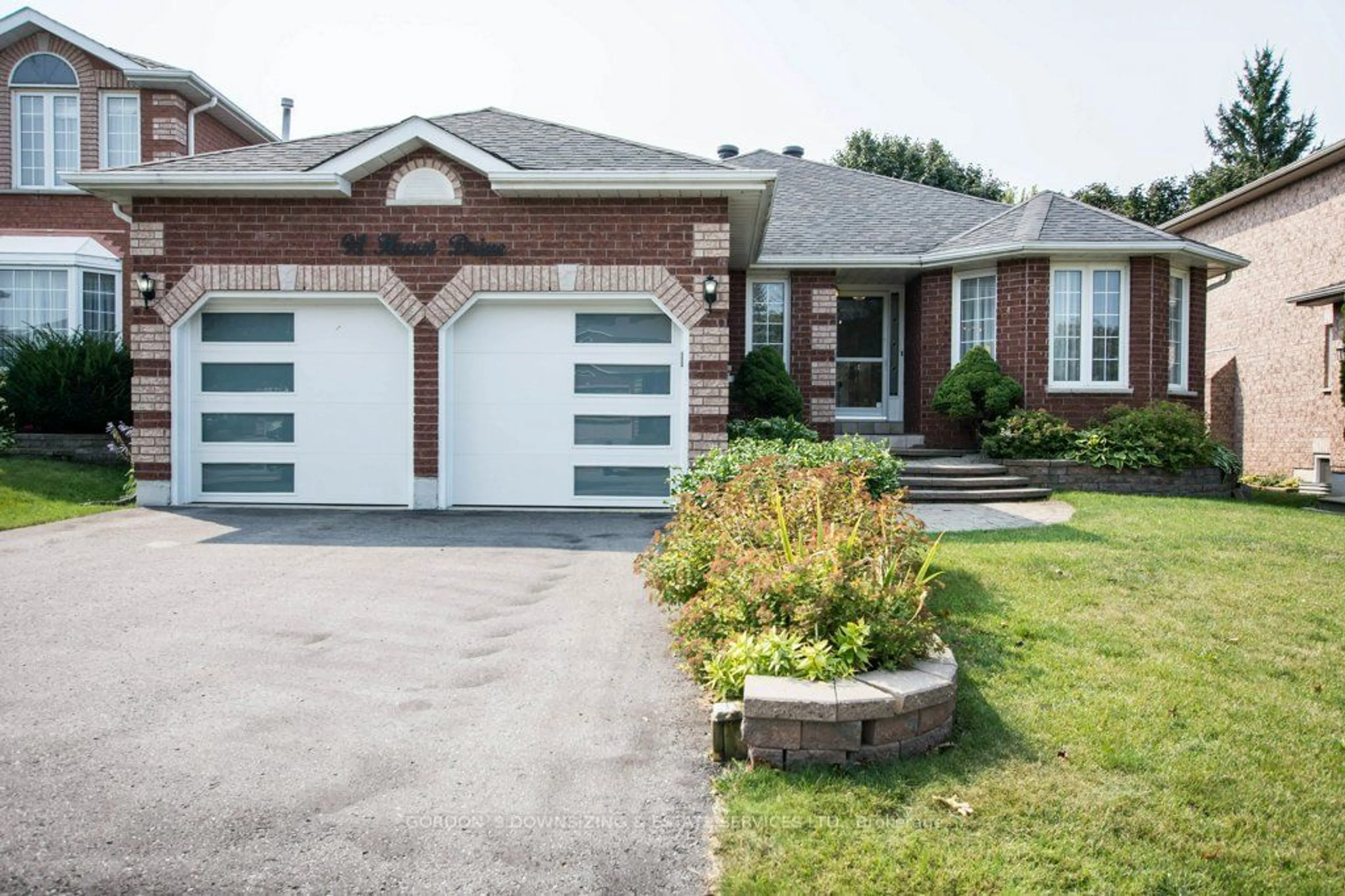 Home with brick exterior material for 91 Hurst Dr, Barrie Ontario L4N 8K9