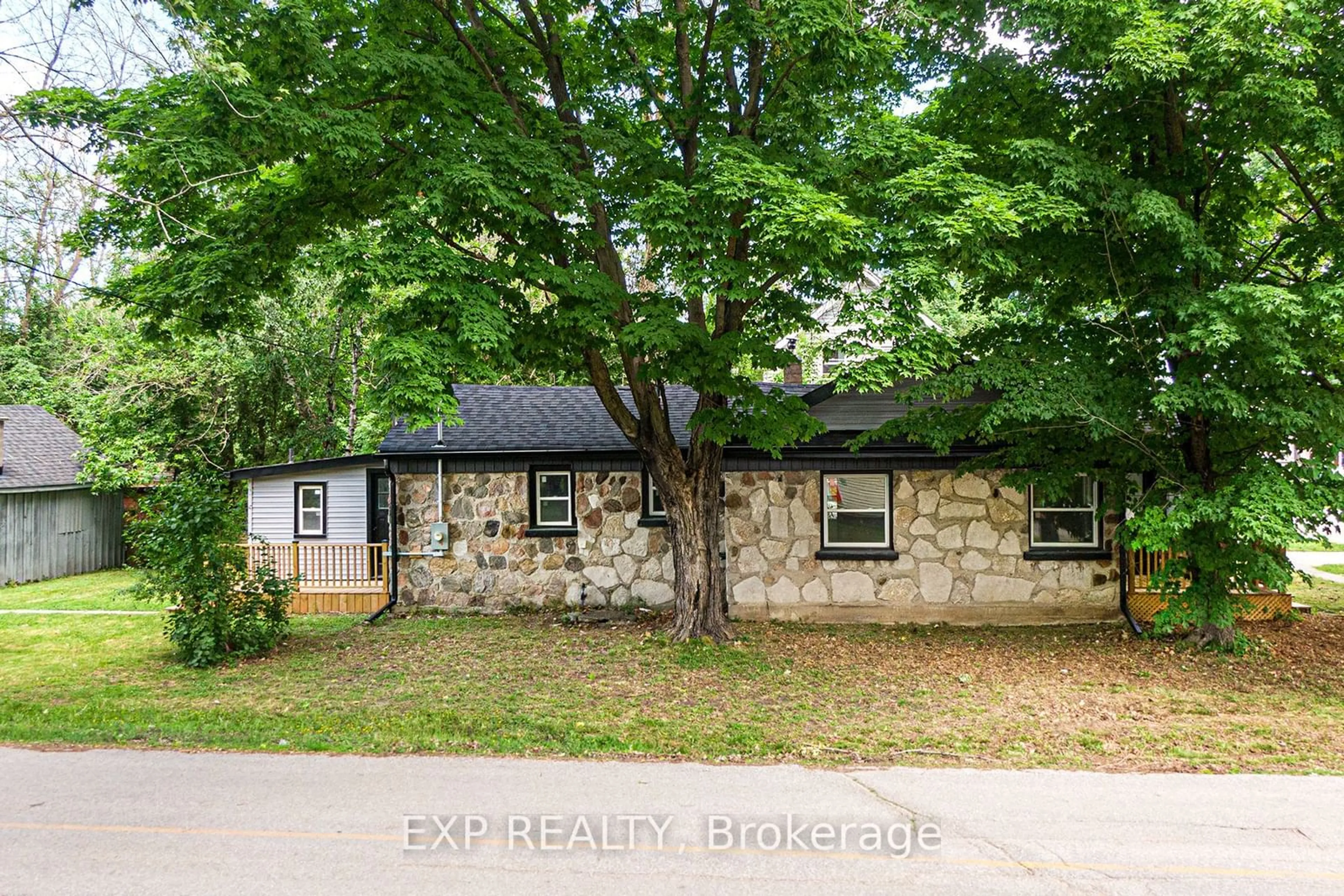 Frontside or backside of a home, cottage for 245 Front St, Orillia Ontario L3V 4T1