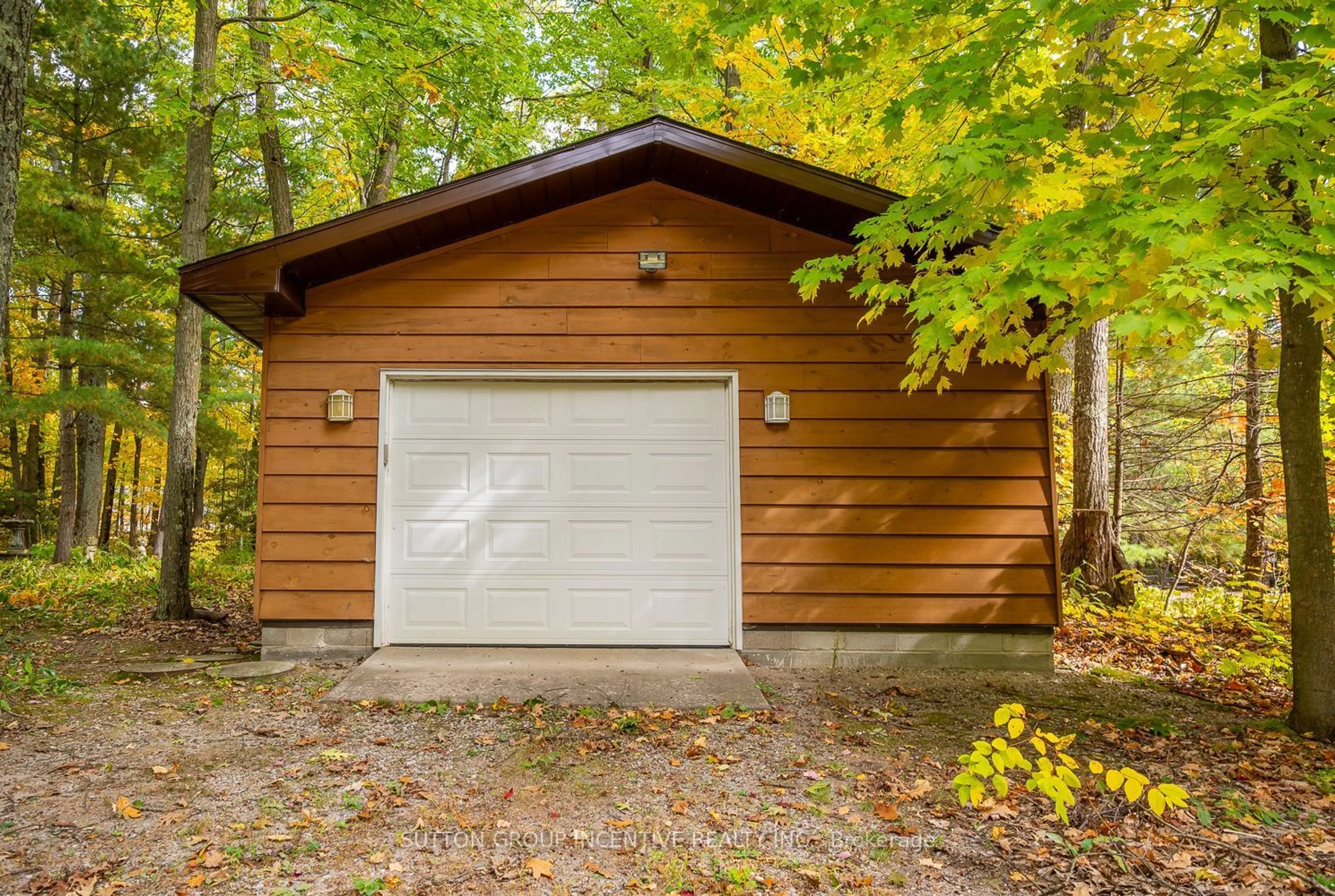 Shed for 11 Bourgeois Crt, Tiny Ontario L9M 0H3