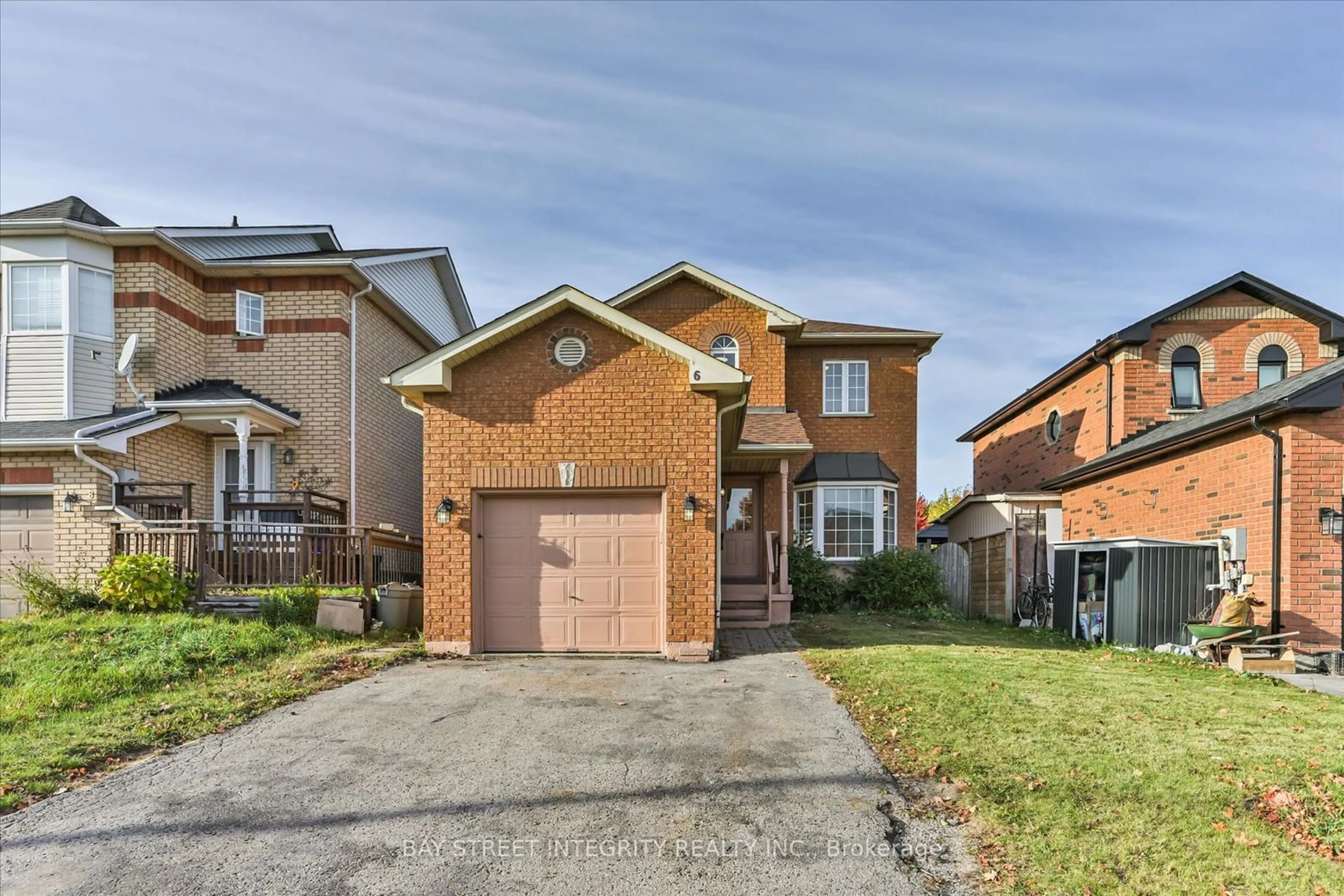 A pic from exterior of the house or condo, the street view for 6 Gadwall Ave, Barrie Ontario L4N 8X6