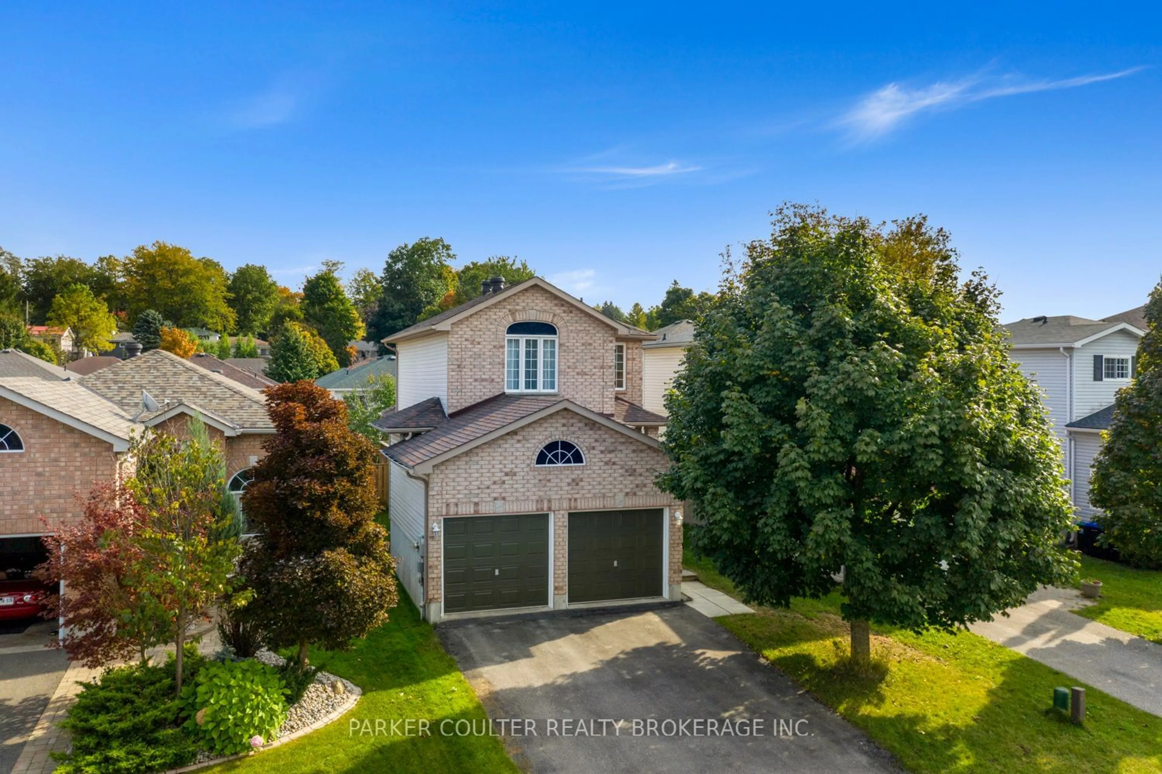 Frontside or backside of a home, the street view for 392 Irwin St, Midland Ontario L4R 5M8