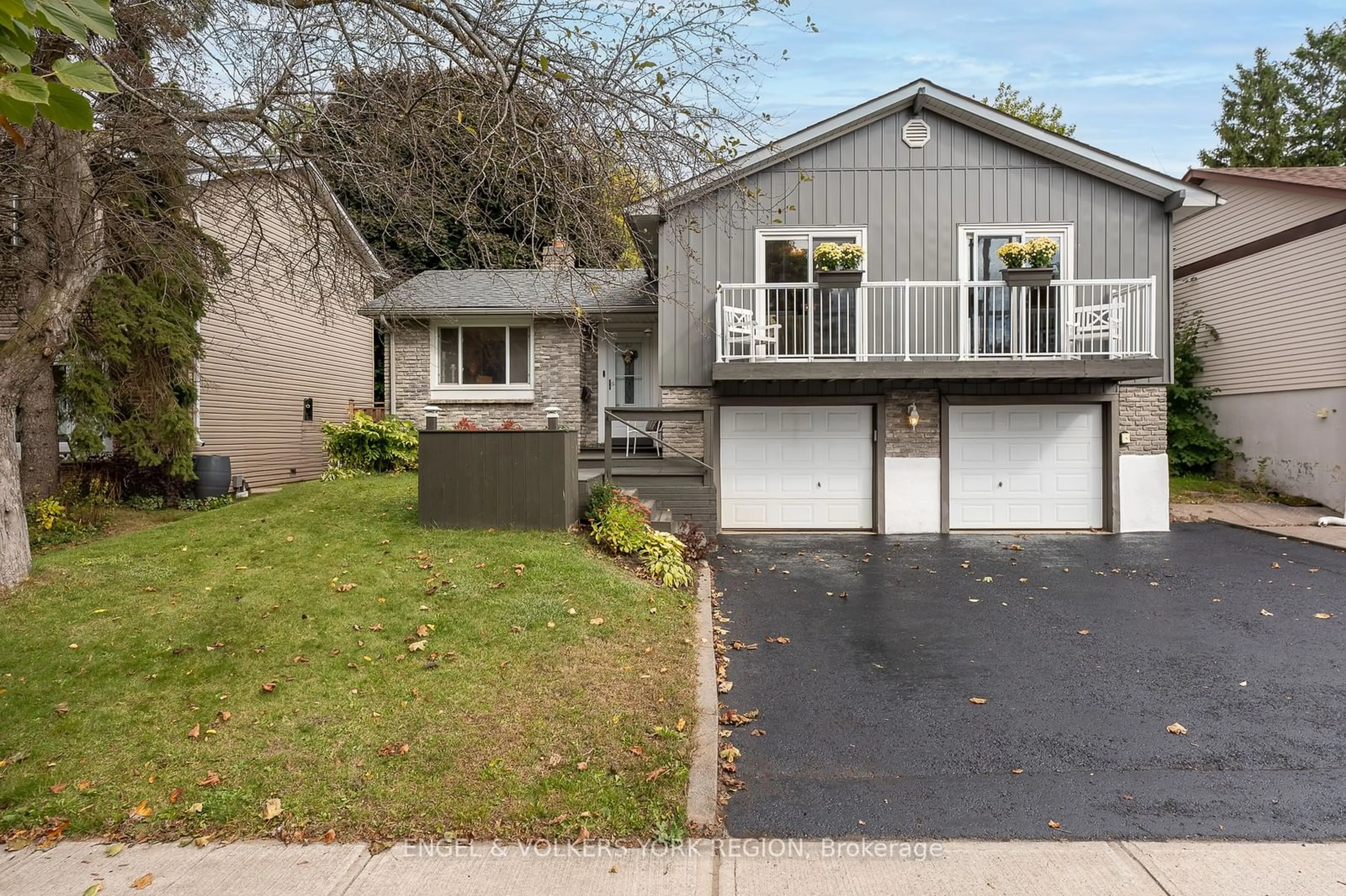 Frontside or backside of a home, cottage for 45 Noam Dr, Barrie Ontario L4N 4N4