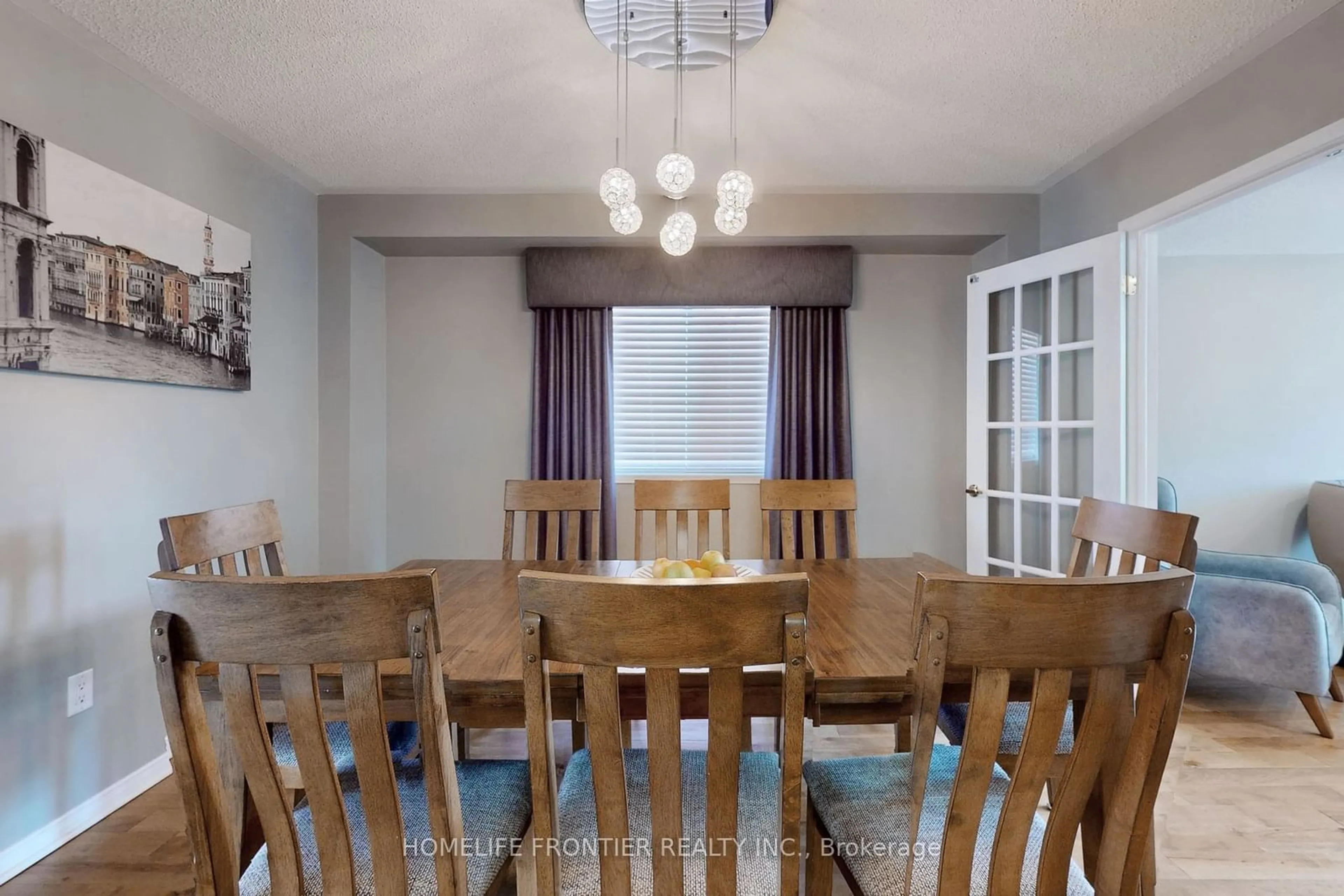 Dining room, wood floors, cottage for 48 Patrick Dr, Barrie Ontario L4N 5Z1