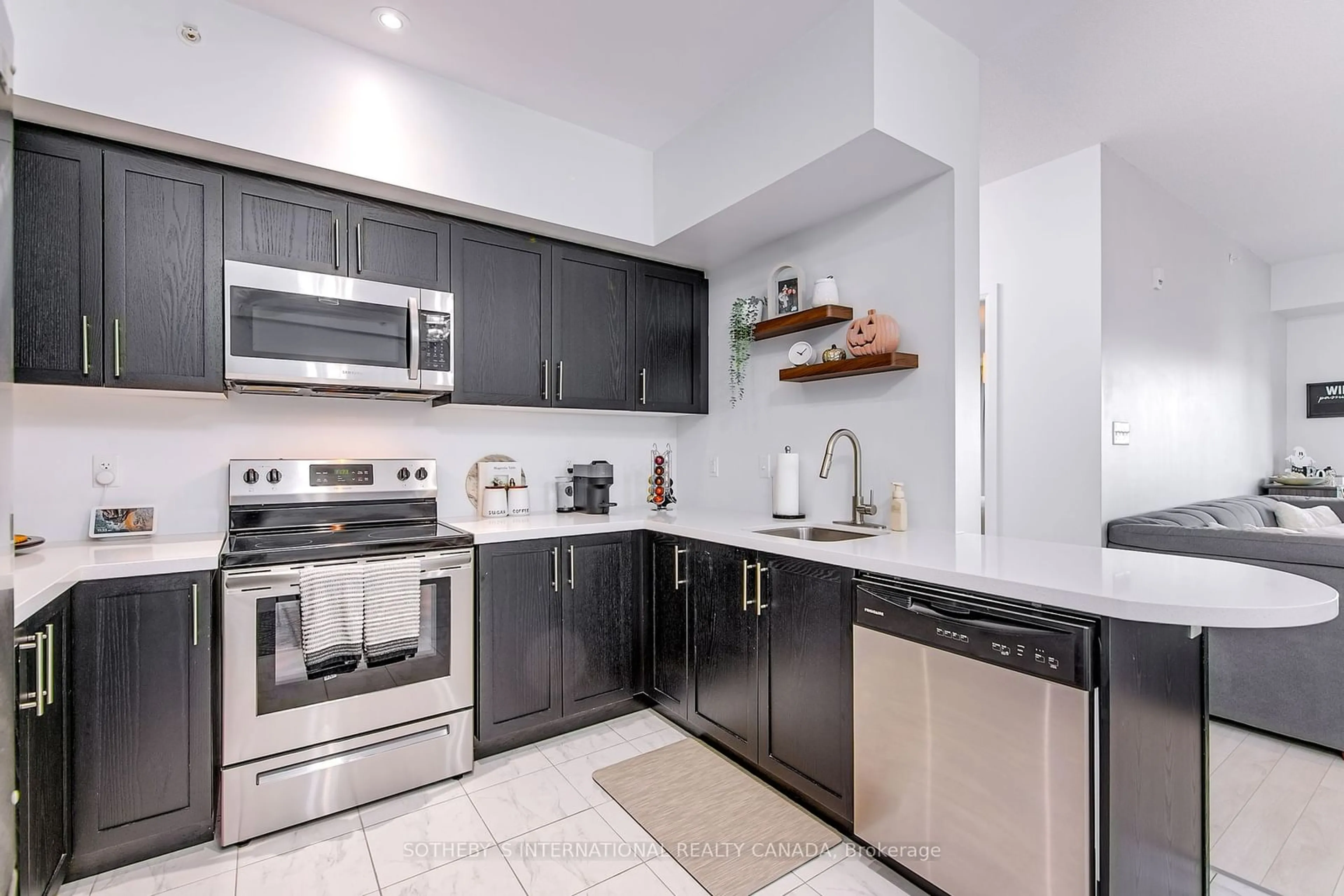 Standard kitchen, ceramic floors for 304 Essa Rd #609, Barrie Ontario L4N 9C5