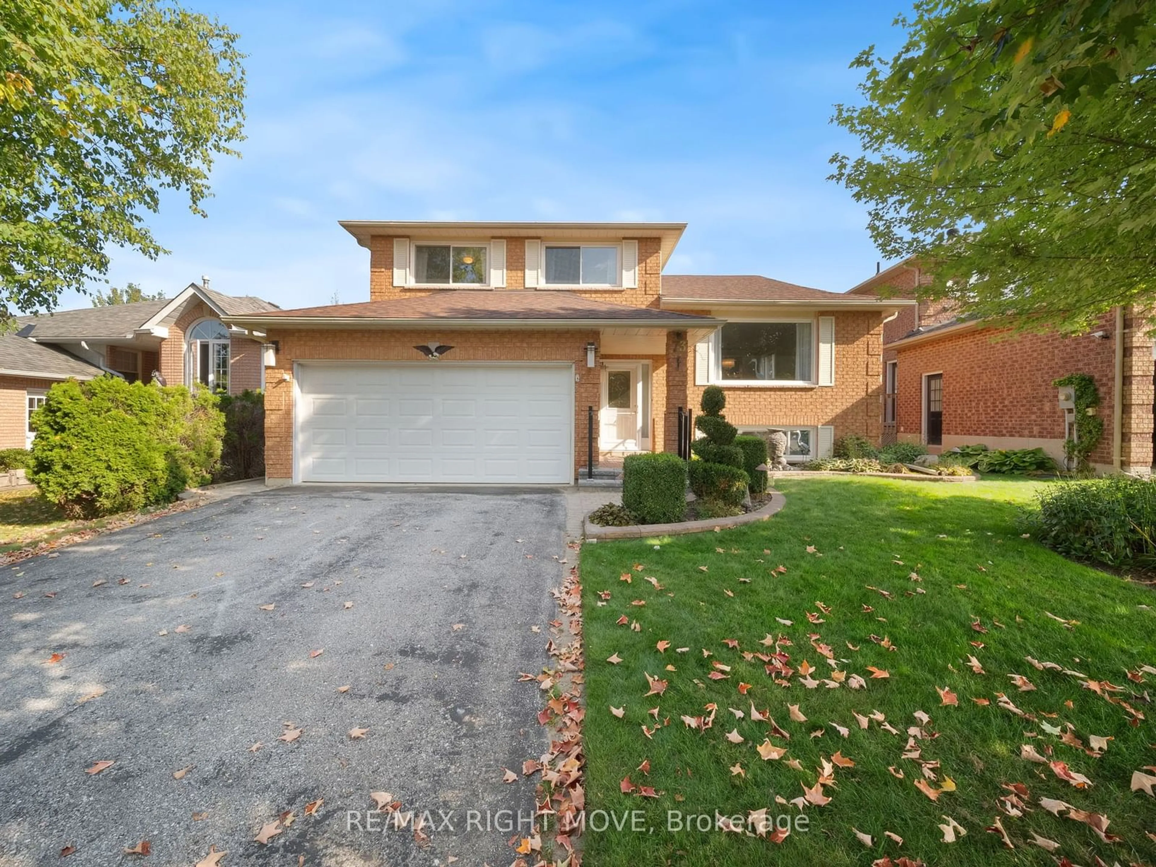 Frontside or backside of a home, the street view for 73 Carter Cres, Orillia Ontario L3V 7R8