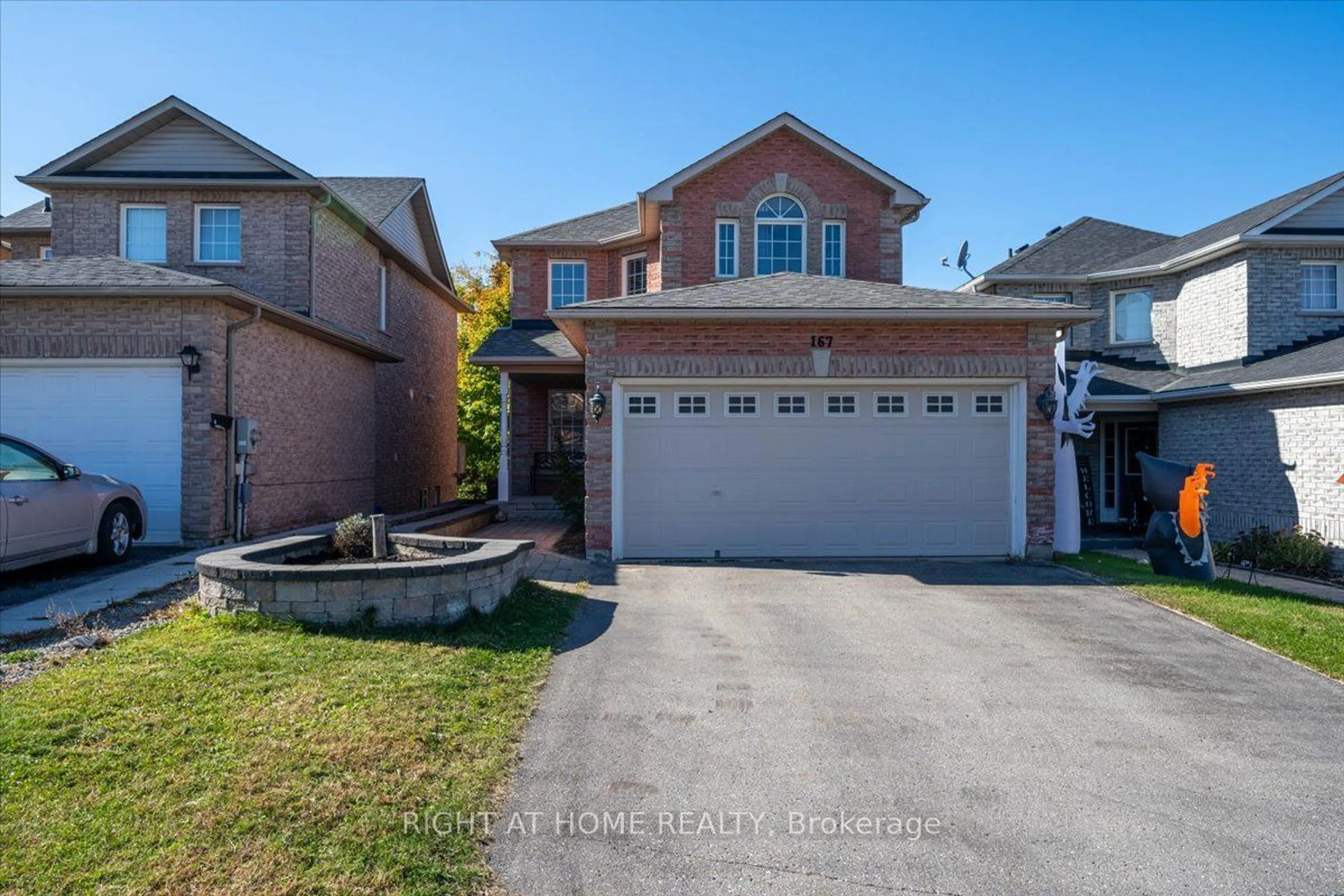 Frontside or backside of a home, the street view for 167 Cunningham Dr, Barrie Ontario L4N 5R3