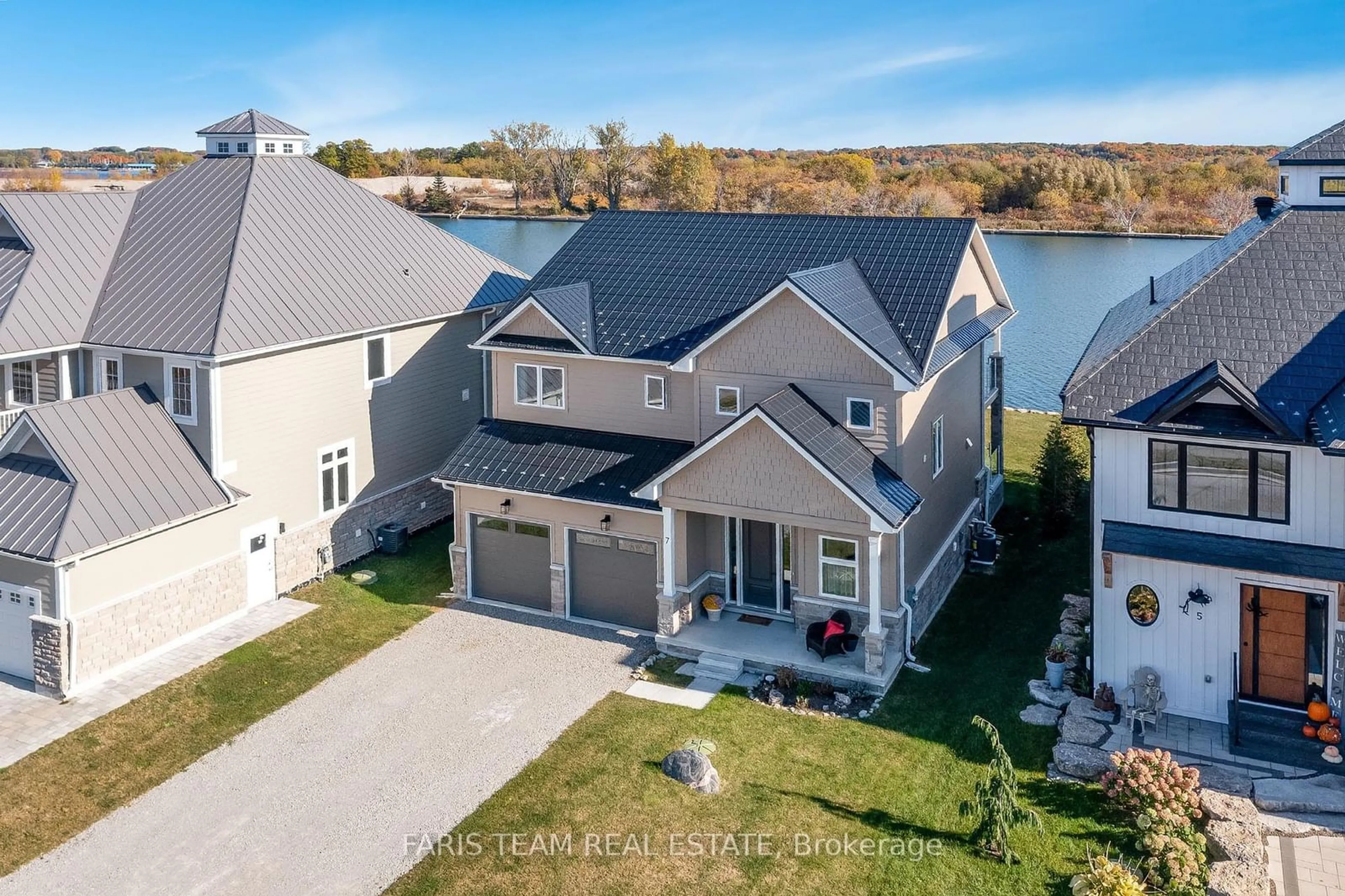 Frontside or backside of a home, cottage for 7 Dock Lane, Tay Ontario L0K 1R0