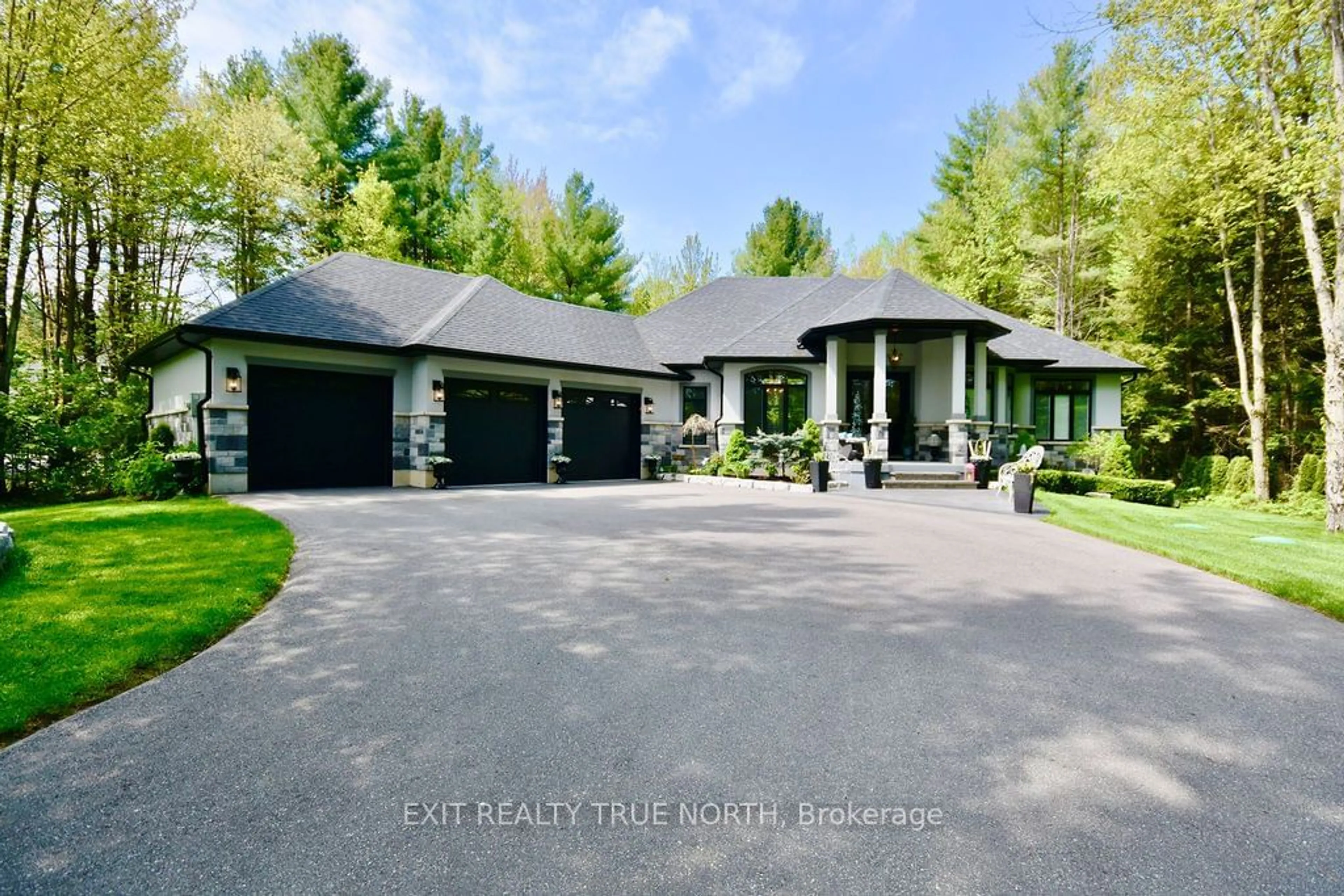 Frontside or backside of a home, cottage for 2 Sycamore Circ, Springwater Ontario L0L 2K0