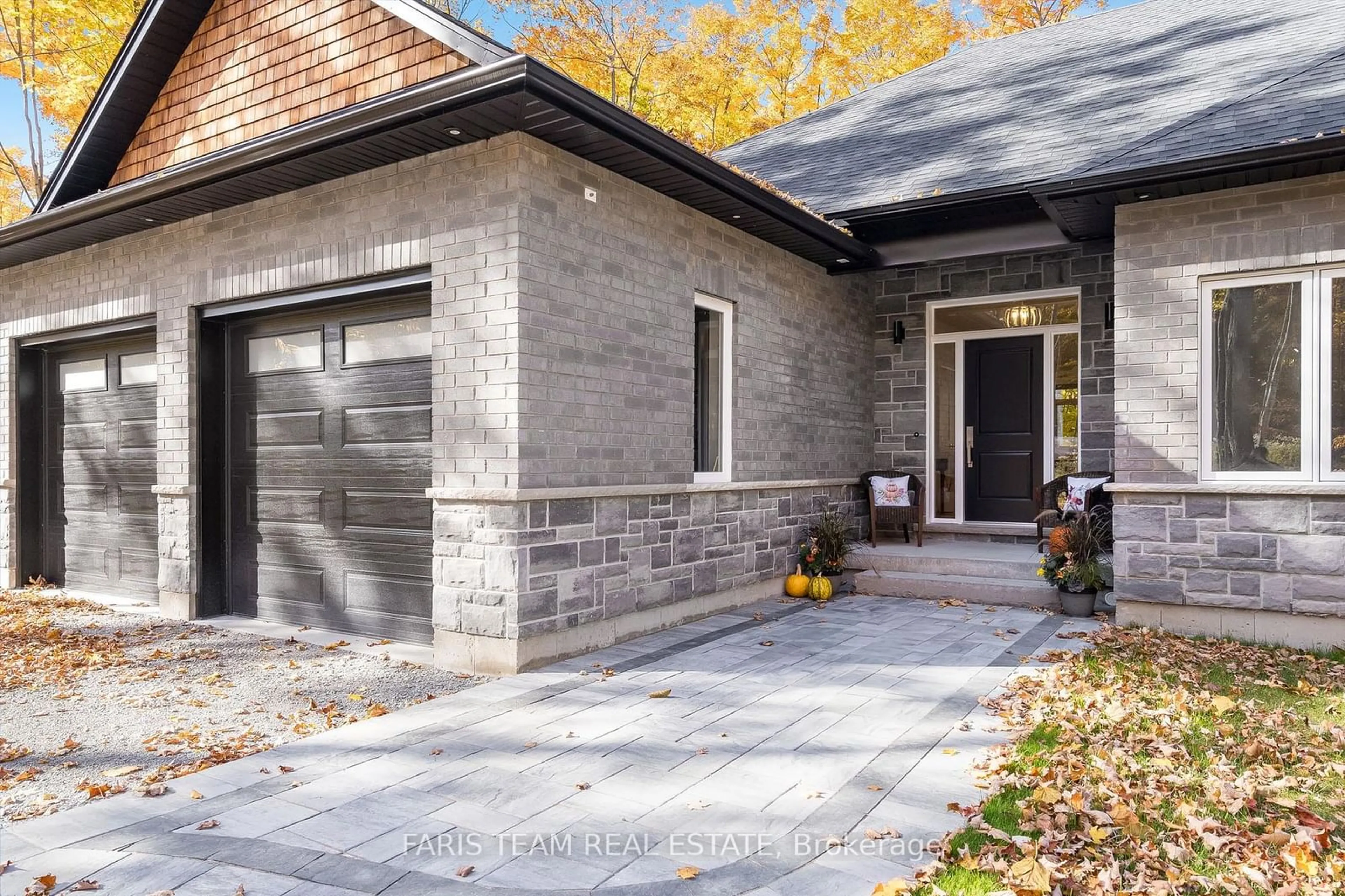 Home with brick exterior material for 14 Glenn Howard Crt, Tiny Ontario L9M 0V9