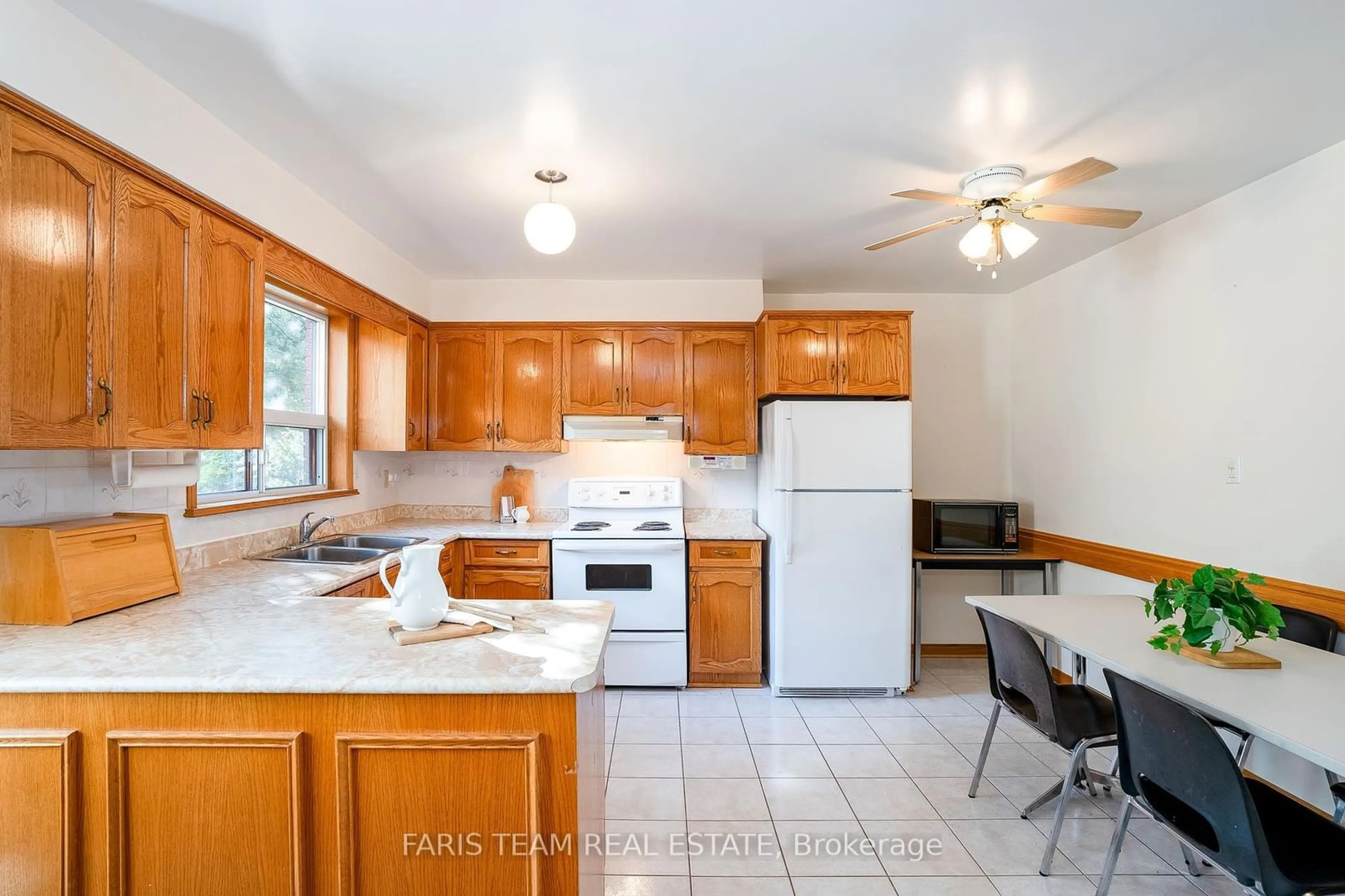 Standard kitchen, wood floors, cottage for 84 Wendake Rd, Tiny Ontario L0L 2T0