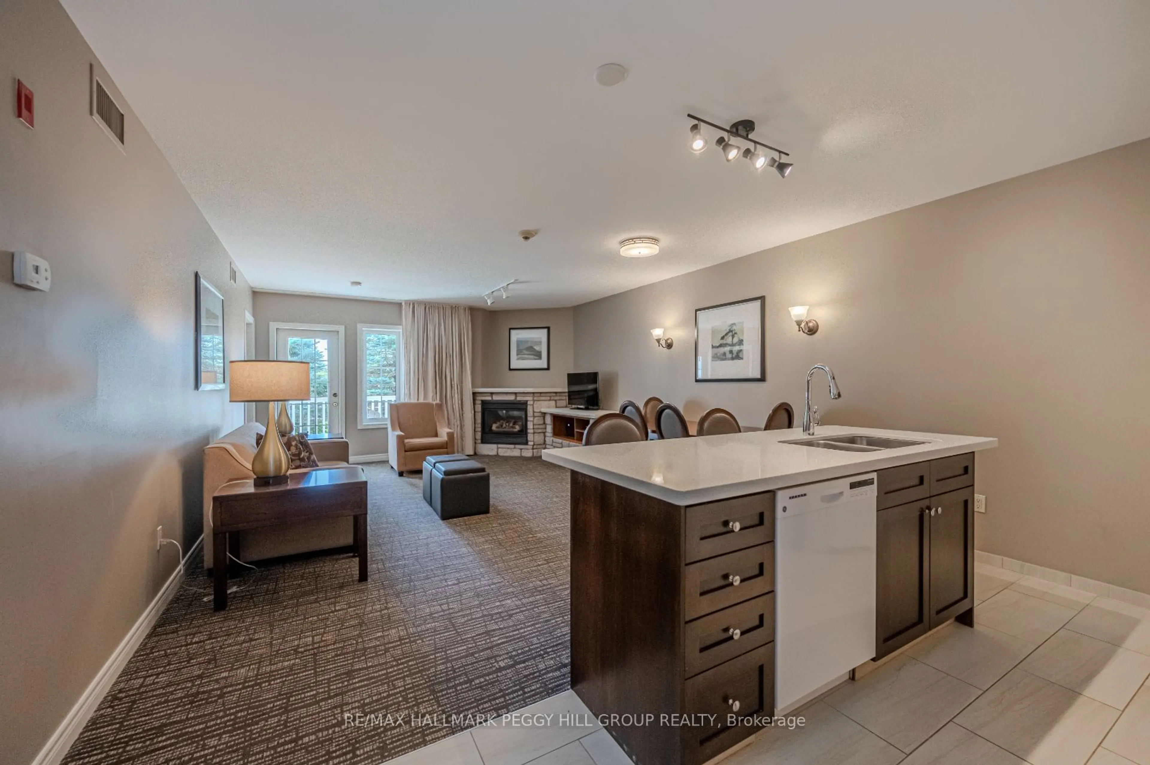 Open concept kitchen for 90 Highland Dr #2220-21, Oro-Medonte Ontario L0L 2L0