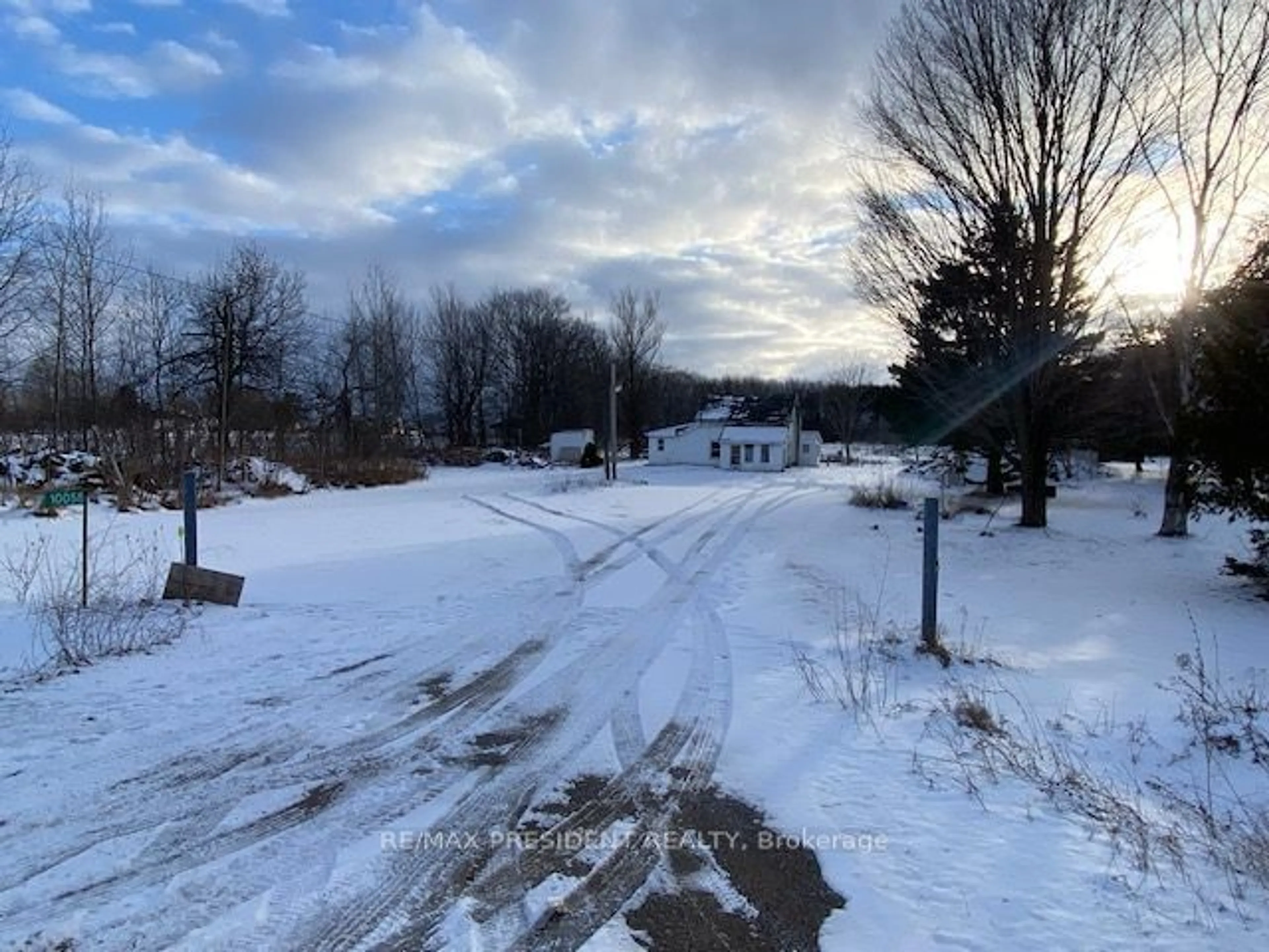 Frontside or backside of a home, the street view for 10058 Highway 12 Rd, Oro-Medonte Ontario L0K 2G0